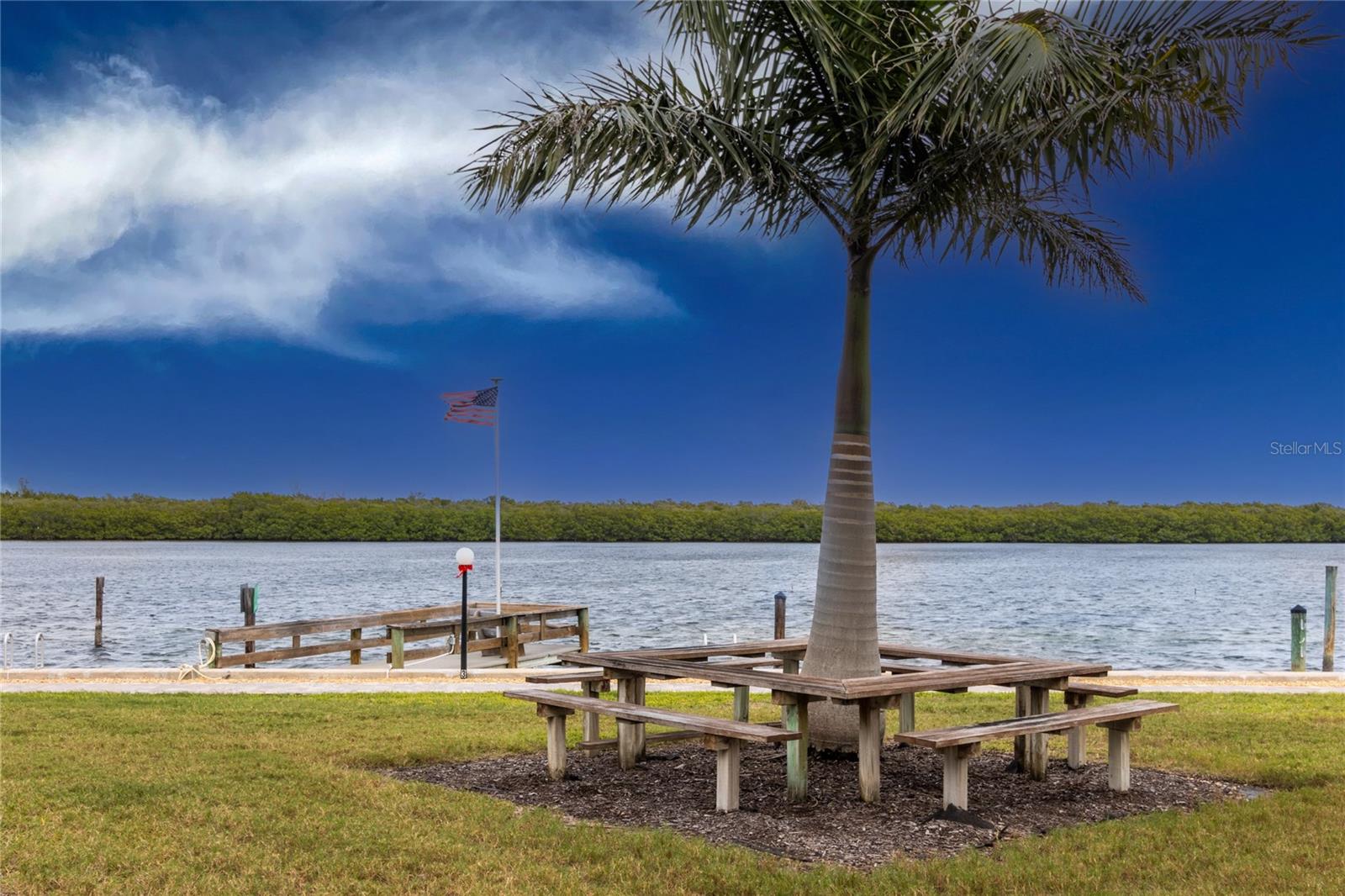 LONGBOAT HARBOUR - Residential