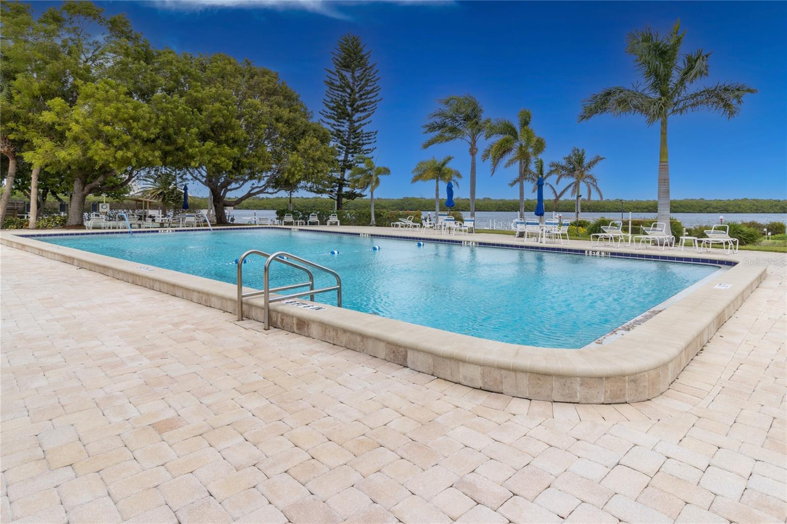 LONGBOAT HARBOUR - Residential