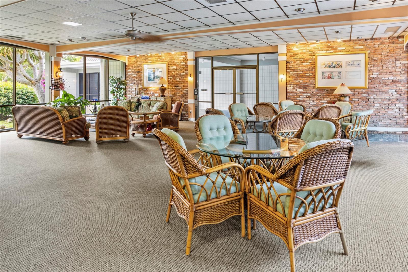 LONGBOAT HARBOUR - Residential
