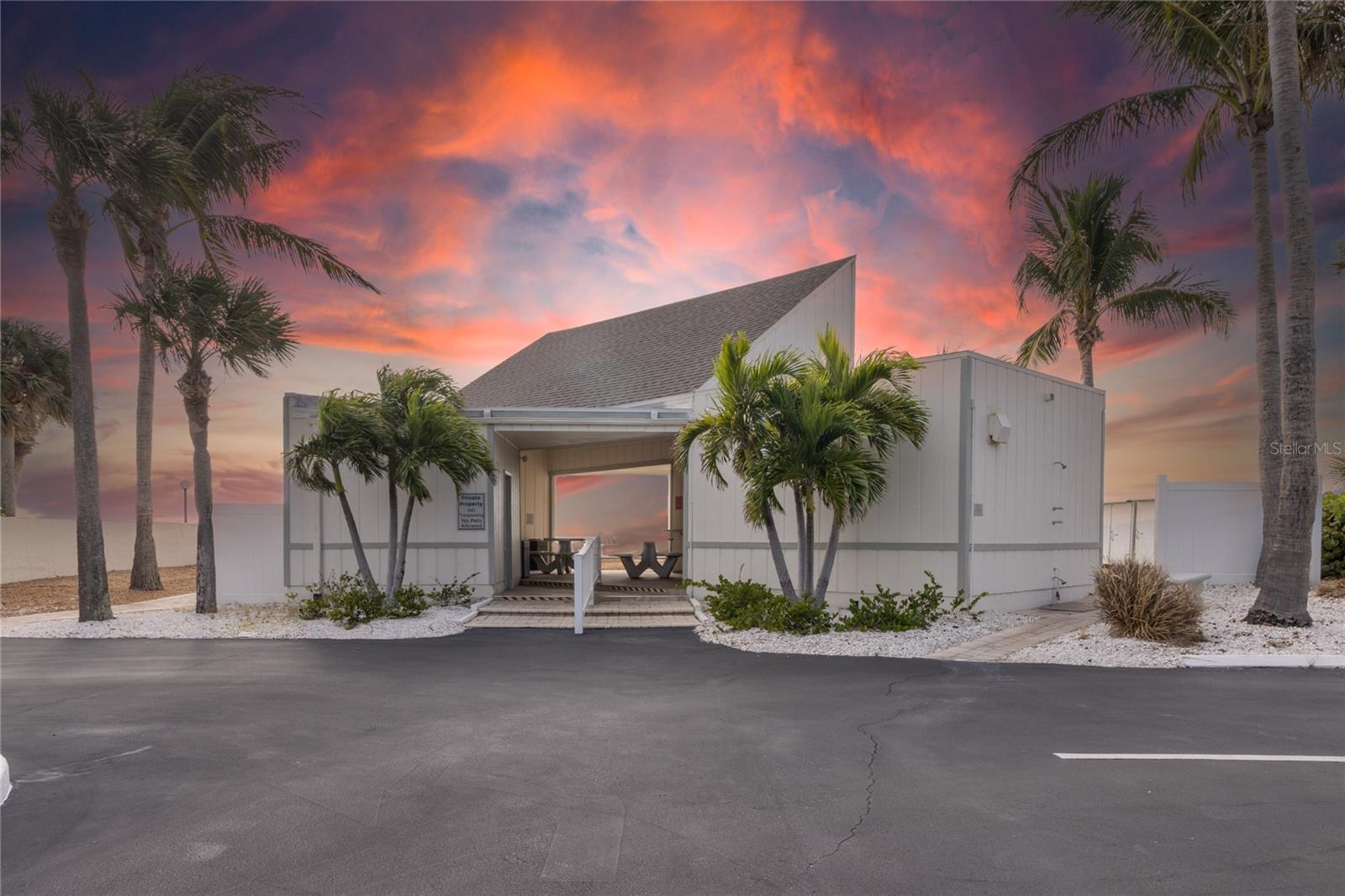 LONGBOAT HARBOUR - Residential