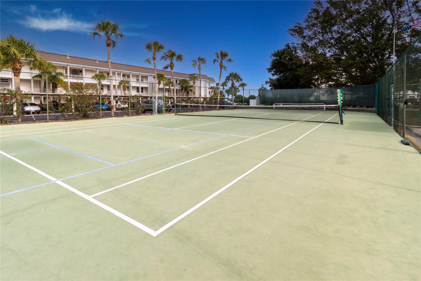 LONGBOAT HARBOUR - Residential