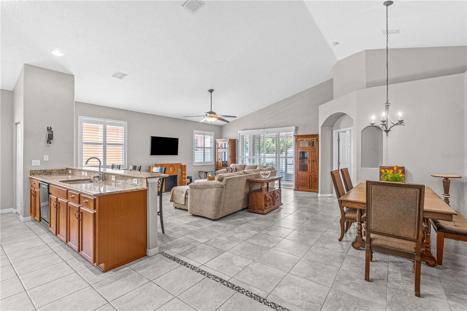 EDGEWATER LAKES PH 1A - Residential