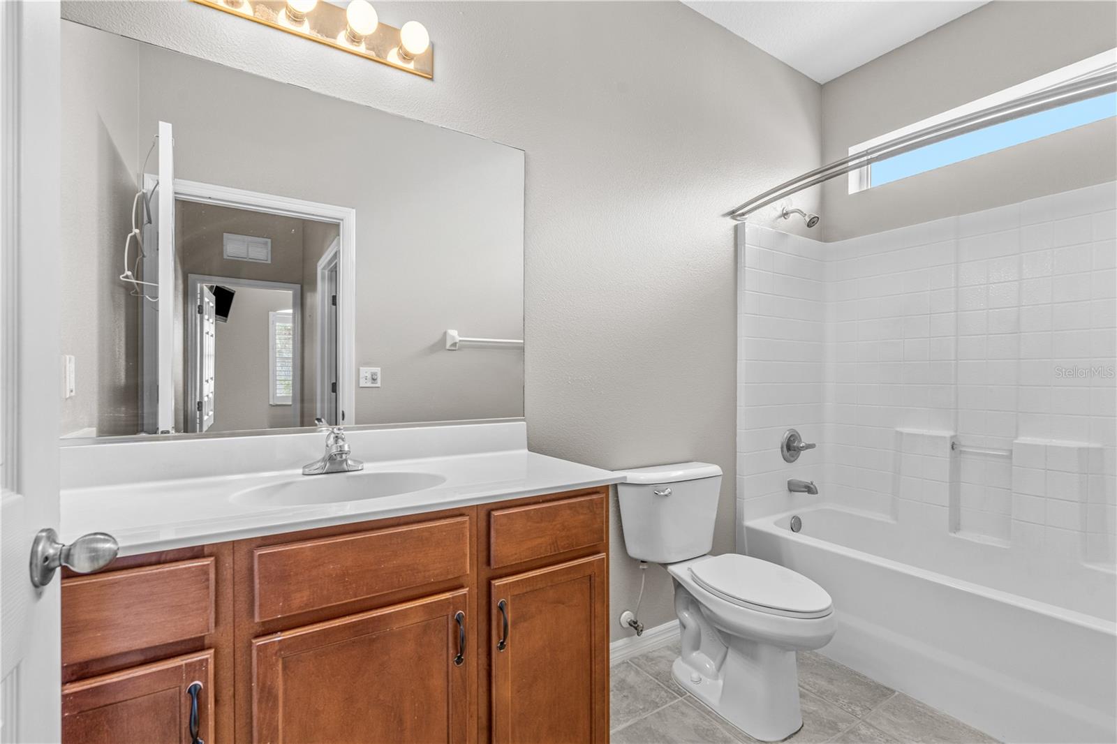 EDGEWATER LAKES PH 1A - Residential