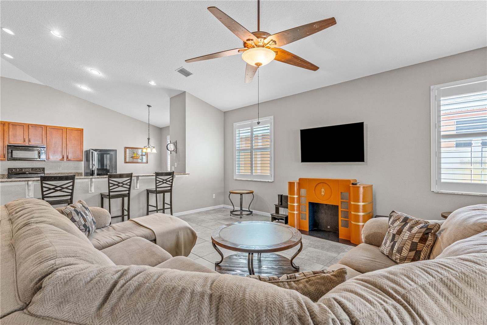 EDGEWATER LAKES PH 1A - Residential