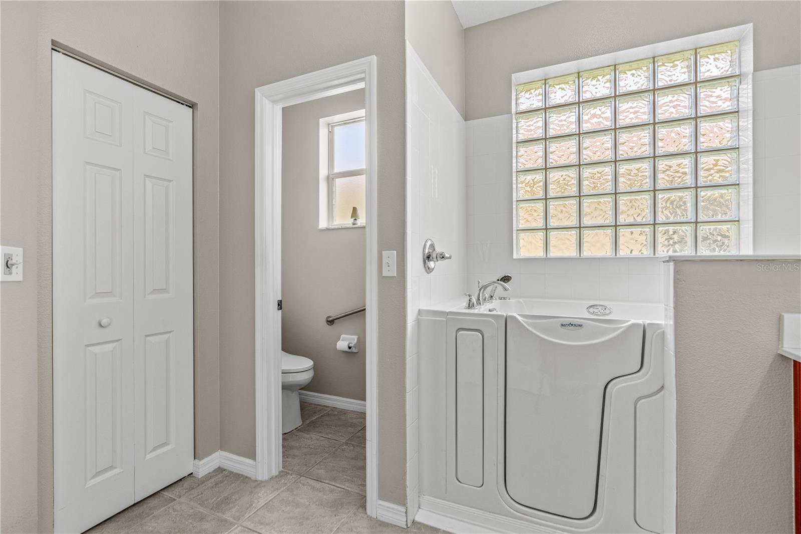 EDGEWATER LAKES PH 1A - Residential
