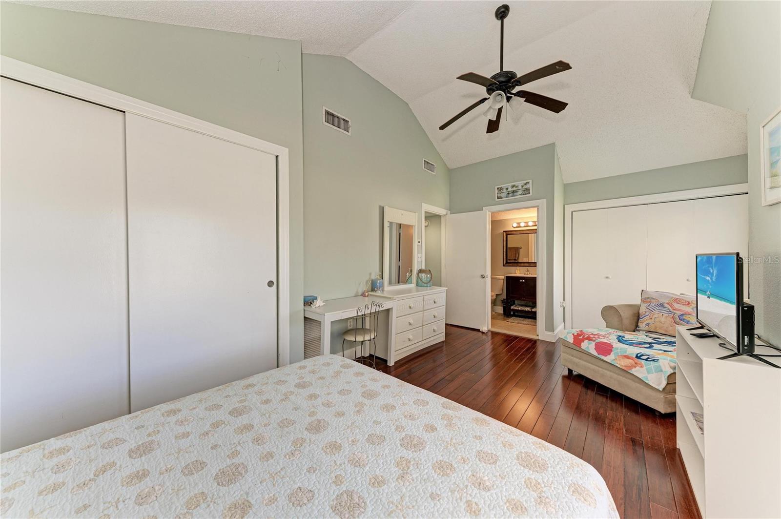 SOUTH VENICE - Residential