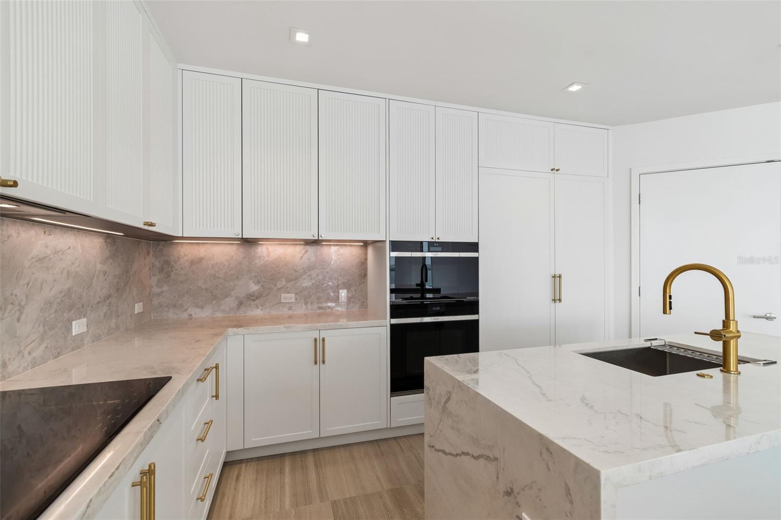 3105 BAY OAKS CONDOMINIUM - Residential