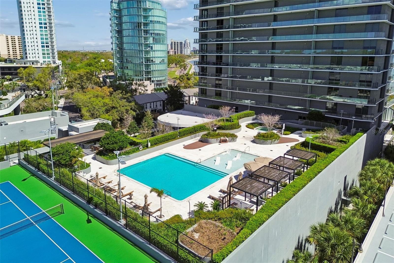 3105 BAY OAKS CONDOMINIUM - Residential