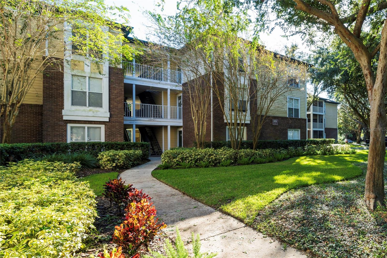 Nestled in a quiet and well maintained gated community, this beautifully upgraded 2-bedroom, 1-bath ground floor condo offers the convenience and serenity you have been searching for! The updated kitchen boasts granite counter tops and stainless-steel appliances. The master bedroom offers an expanded walk-in closet with sliding door-ready to be customized for your unique wardrobe. Washer and dryer are included. This unit also affords relaxing pond views from every room and the screened porch! The Landings of Tampa features top notch amenities including- clubhouse, fitness center, pool, BBQ area, tennis courts, volleyball, playground, and pet stations. This spectacular location provides easy access to the Veteran’s Expressway and Dale Mabry, as well as all of the shopping and restaurants in Carrollwood. Water/Sewer & Trash included. No Smoking. 600+ credit score required. Income 3x monthly rent required. 1 small pet allowed, no aggressive breeds. All pets to be approved at owner’s discretion. Schedule your showing today!