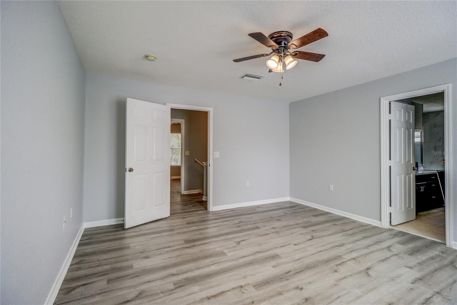 EMERALD POINTE TWNHMS AT TA - Residential