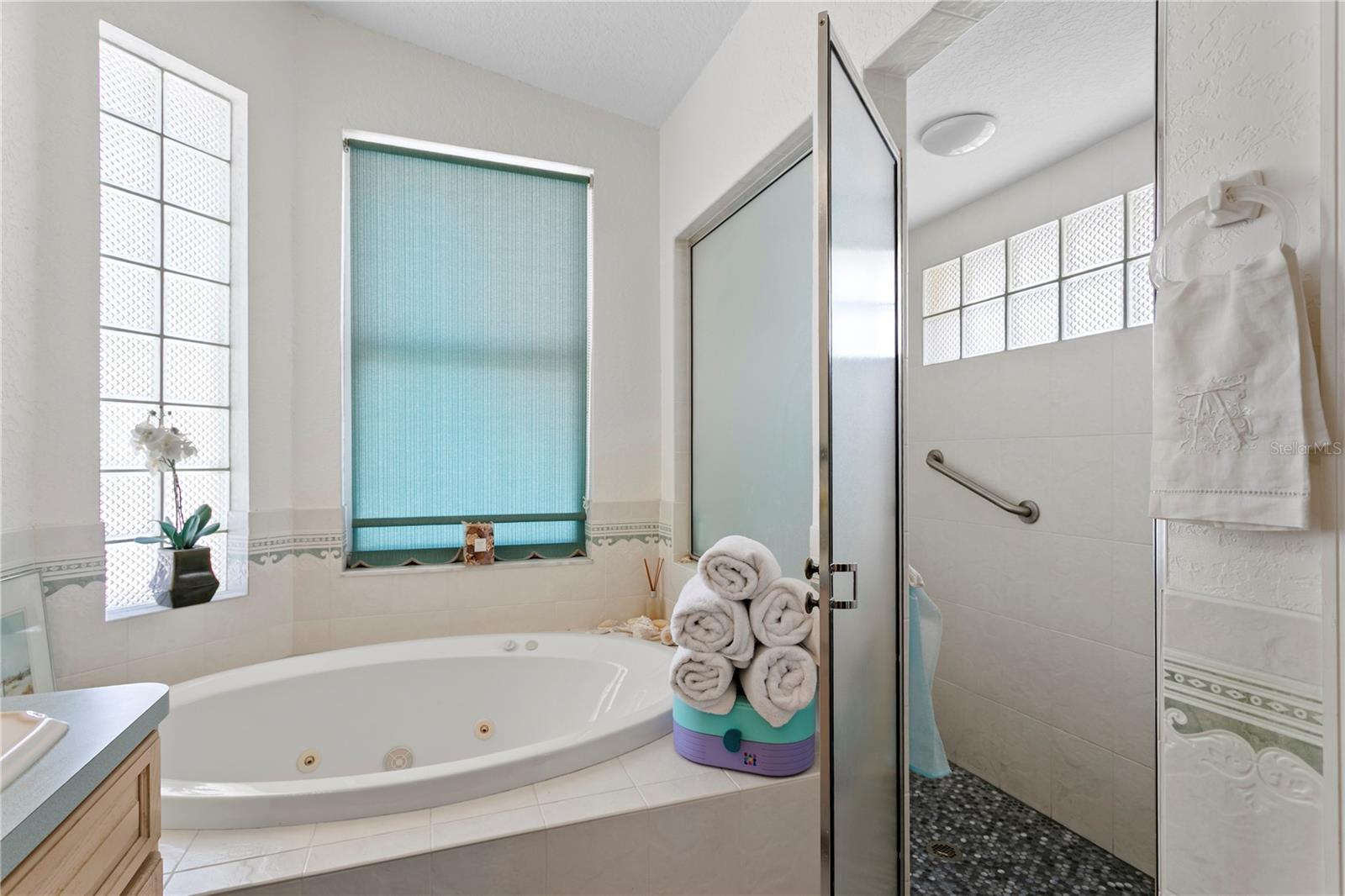 BELLEVUE ESTATES ISLAND 3RD ADD - Residential