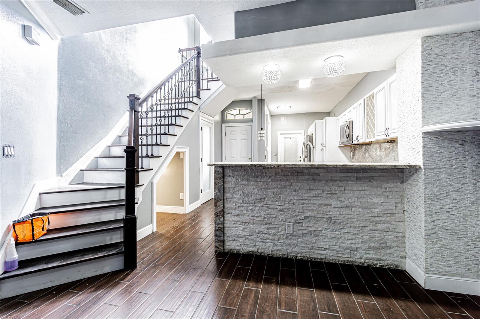 WILLOW LAKE - Residential