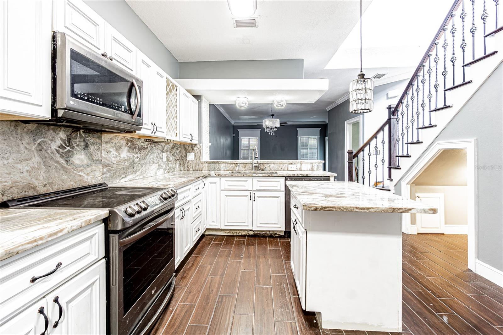 WILLOW LAKE - Residential
