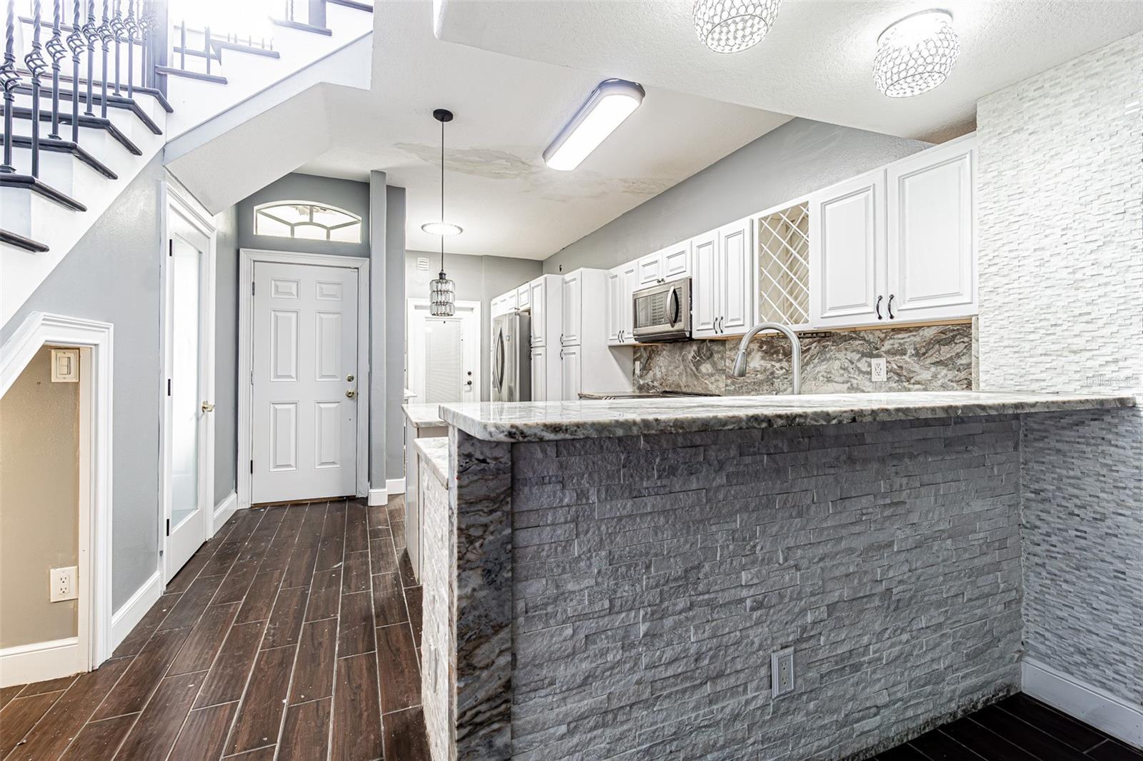 WILLOW LAKE - Residential