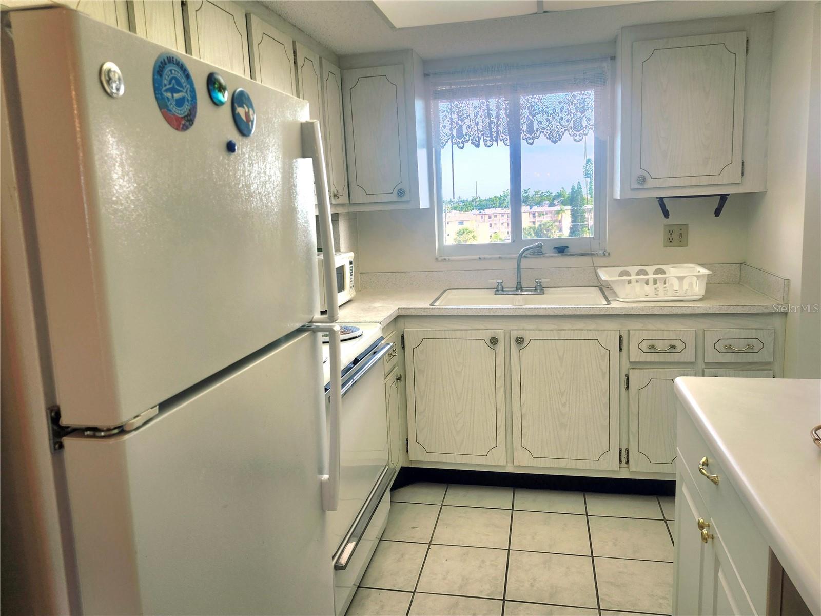BAYSHORE ON THE LAKE APTS SEC 3 - Residential