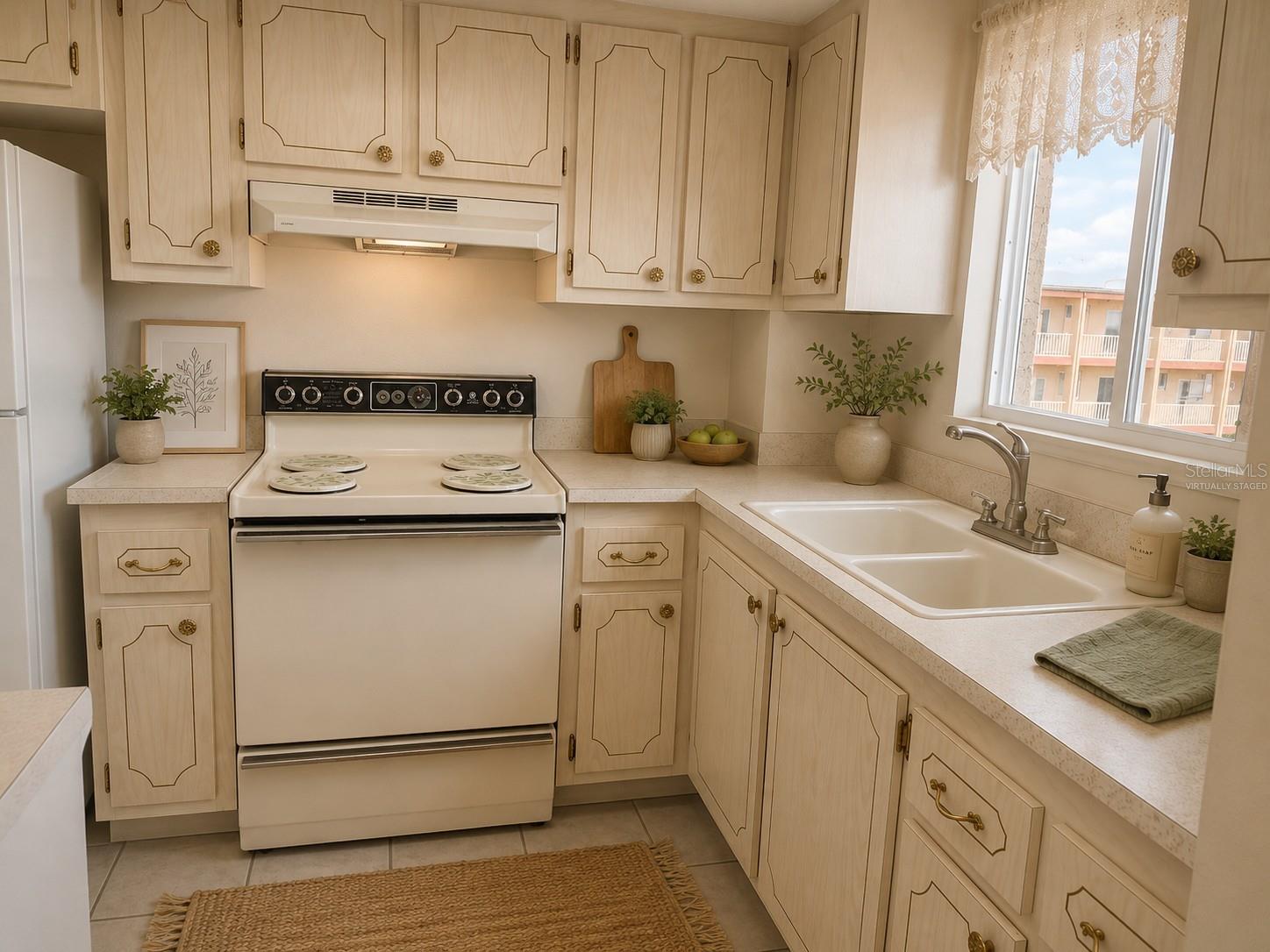 BAYSHORE ON THE LAKE APTS SEC 3 - Residential