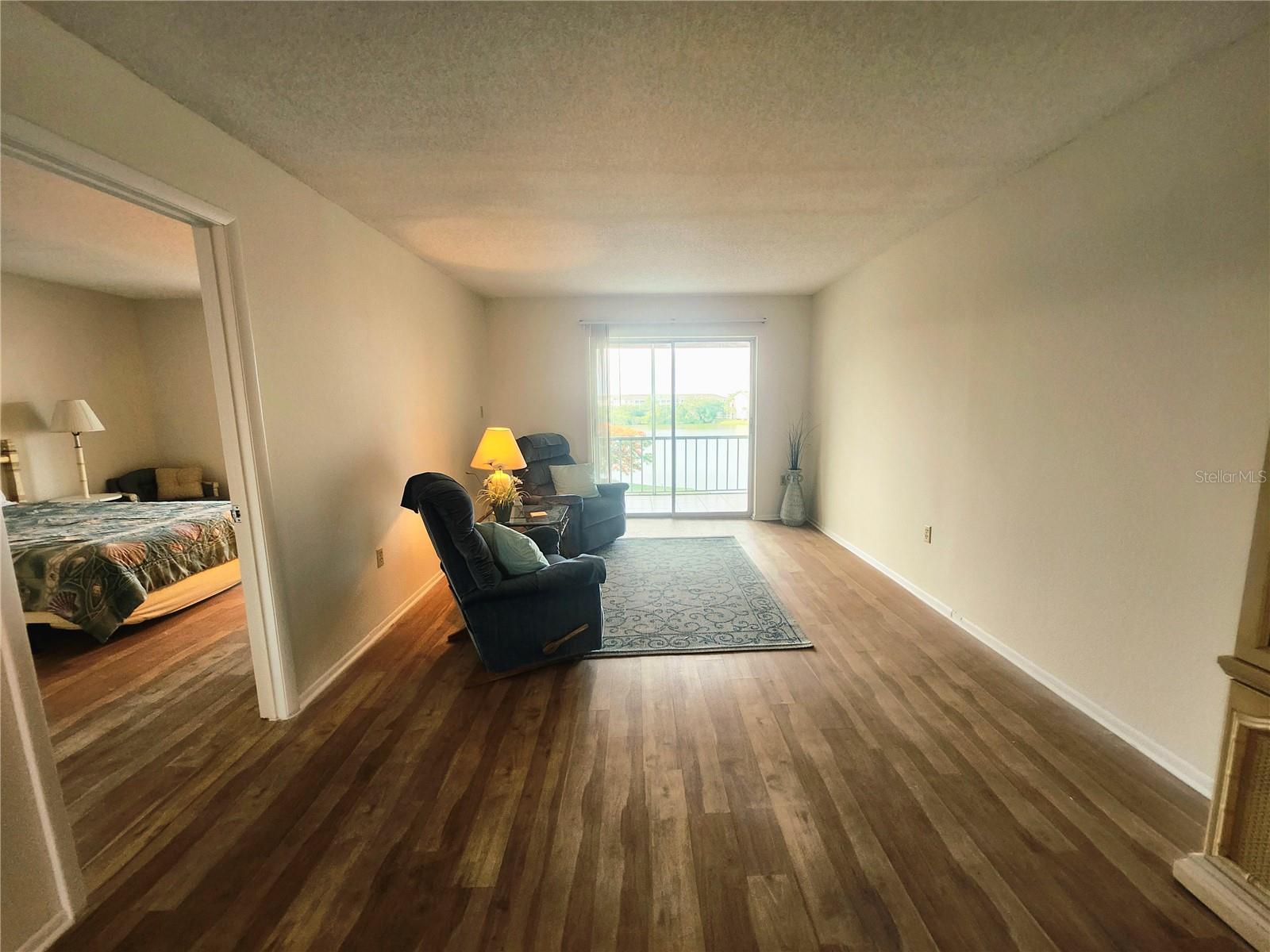 BAYSHORE ON THE LAKE APTS SEC 3 - Residential