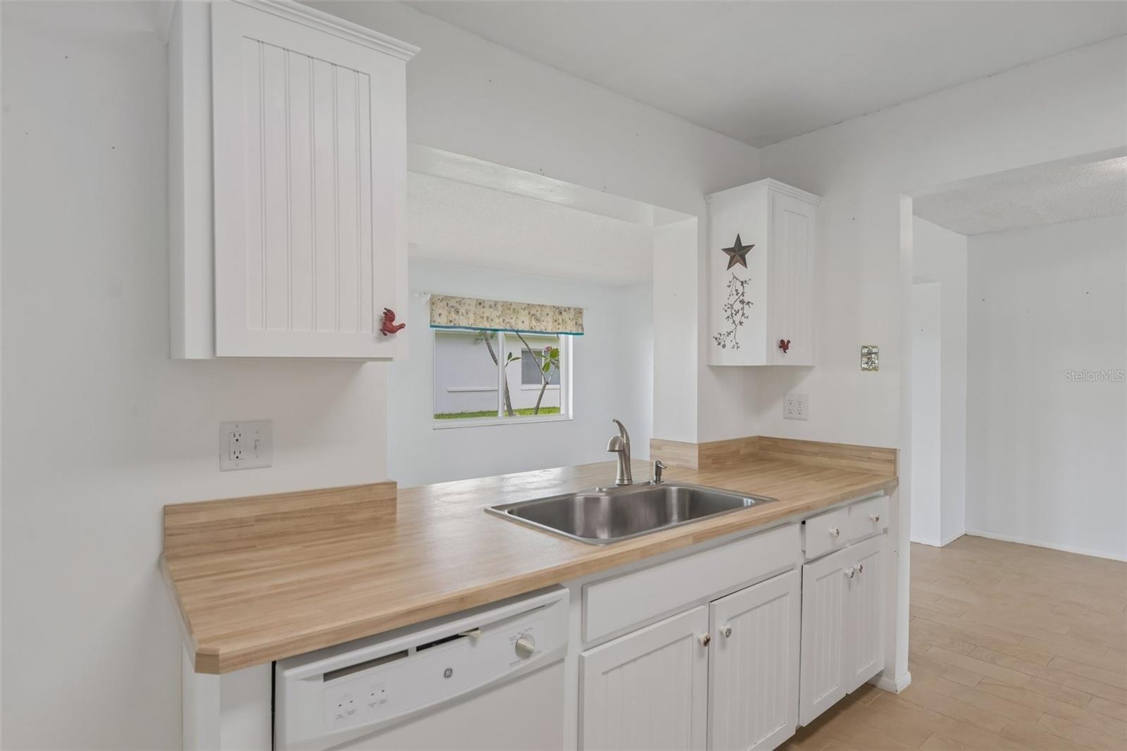 MAINLANDS OF TAMARAC BY THE GULF UNIT 4 CONDO - Residential