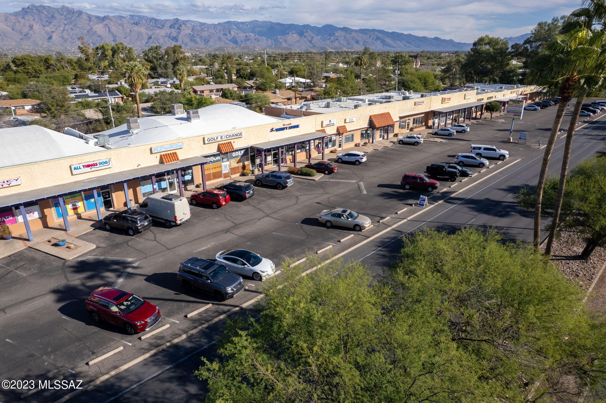Pinecrest Shopping Center is located on Speedway Blvd, a major east/west artery in central Tucson. Entire center has excellent signage exposure. Heavy traffic volume area at 34,101 cars per day. All leases full triple net (NNN). 7.5% CAP. Pro-Forma is 8.5% CAP.
Current NOI $292.788.