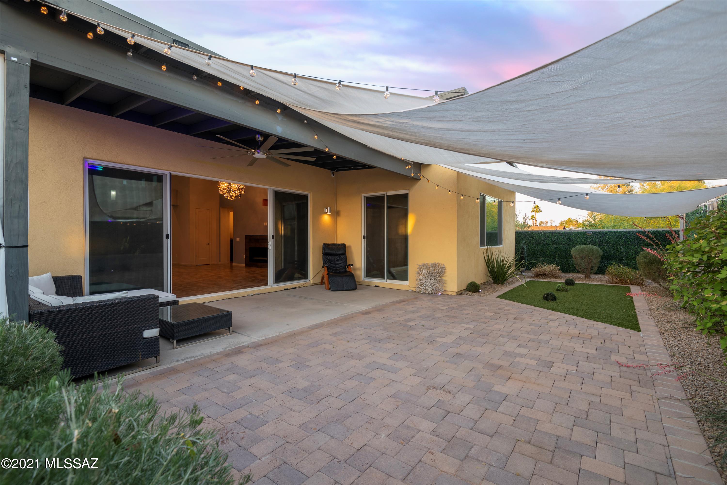 Elementary Place SQ20163230723 - Residential