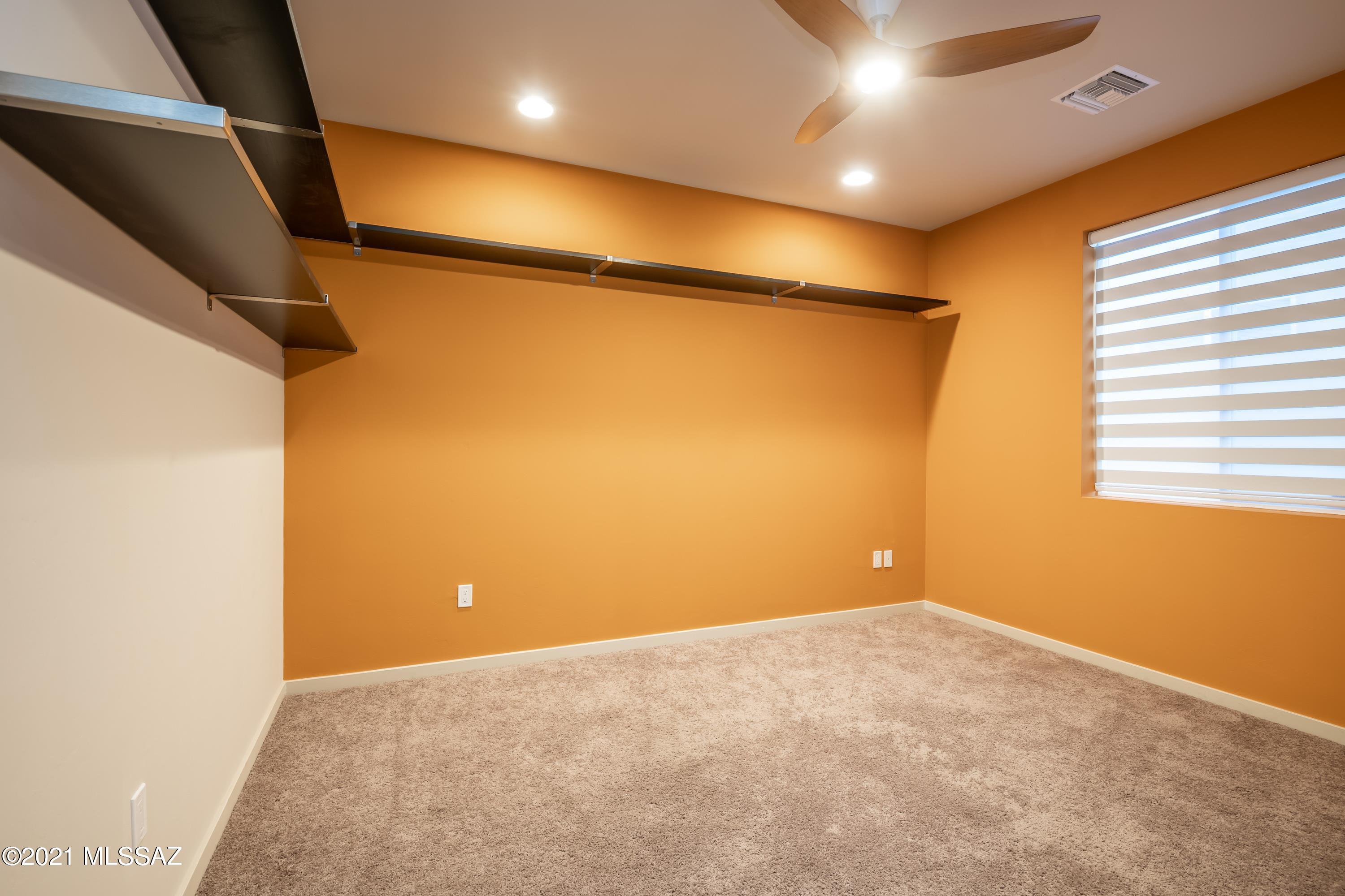 Elementary Place SQ20163230723 - Residential