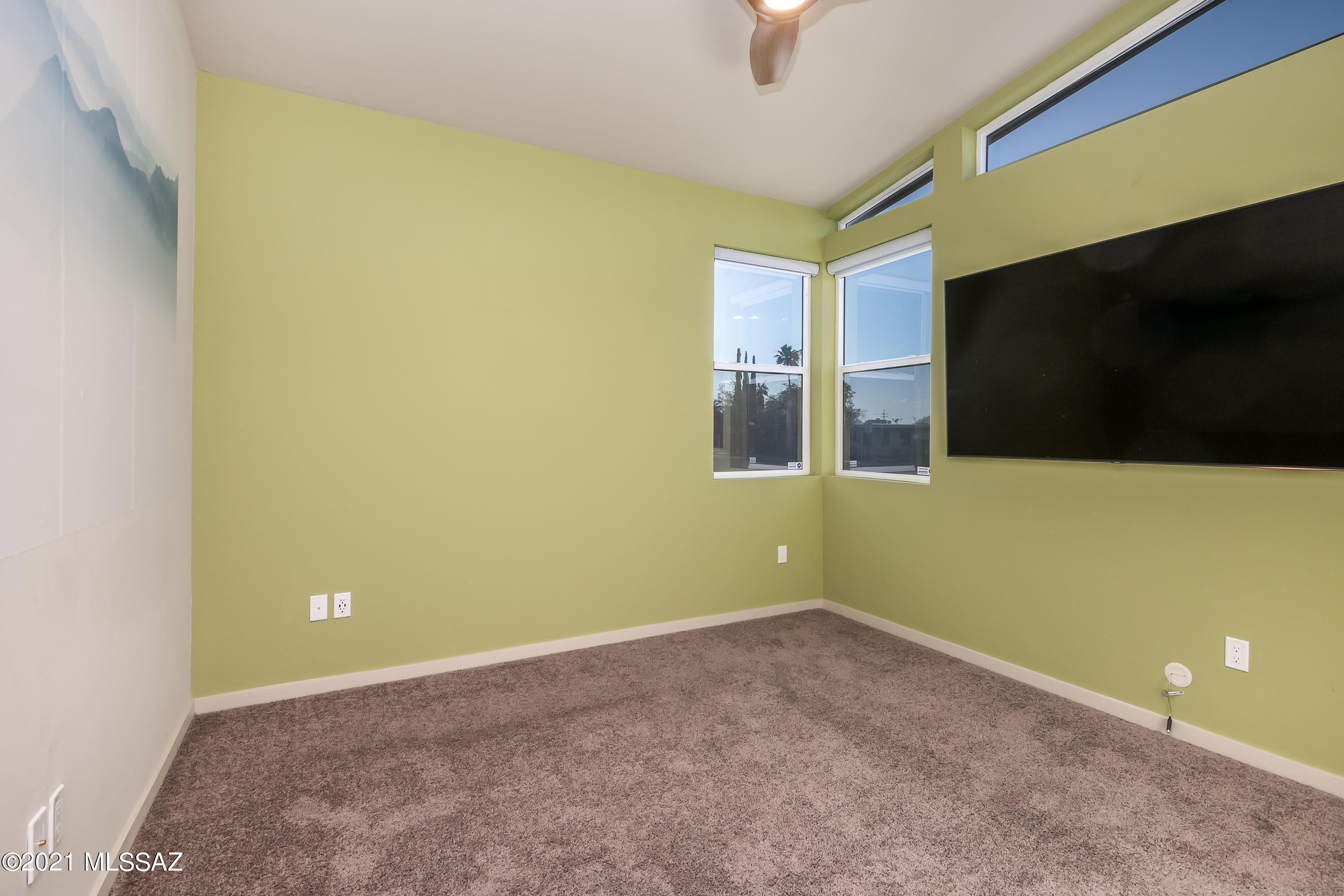 Elementary Place SQ20163230723 - Residential