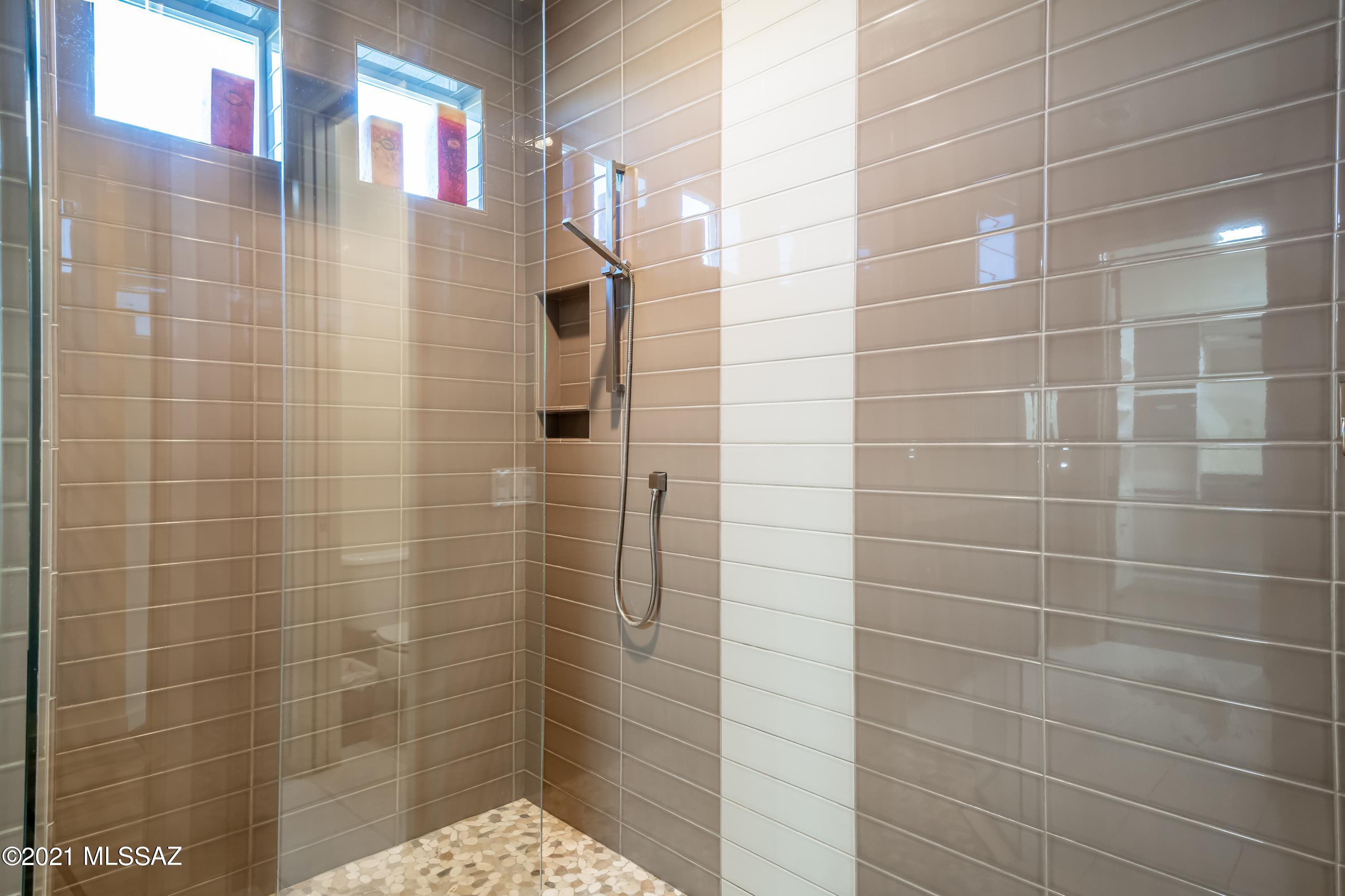 Elementary Place SQ20163230723 - Residential