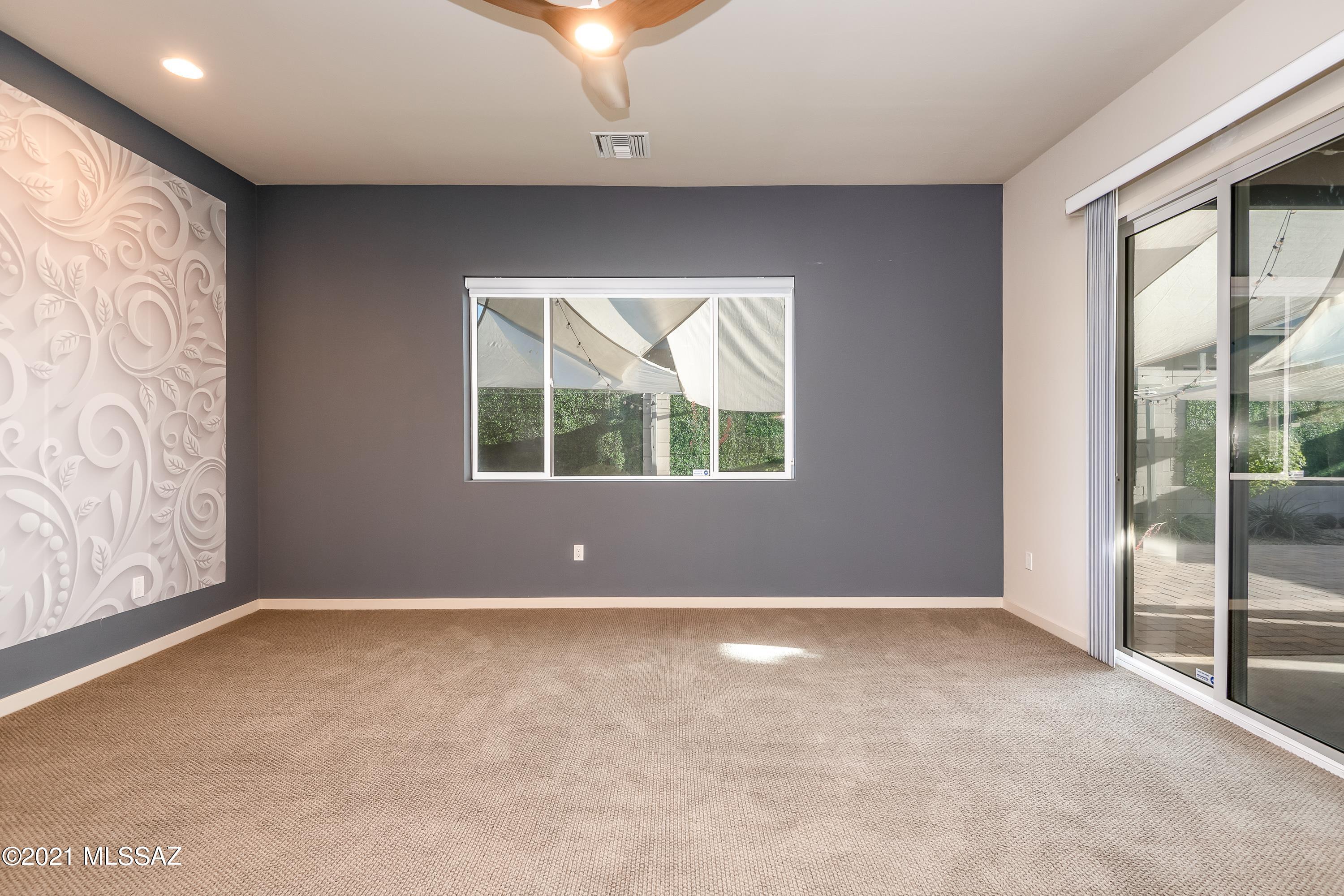 Elementary Place SQ20163230723 - Residential