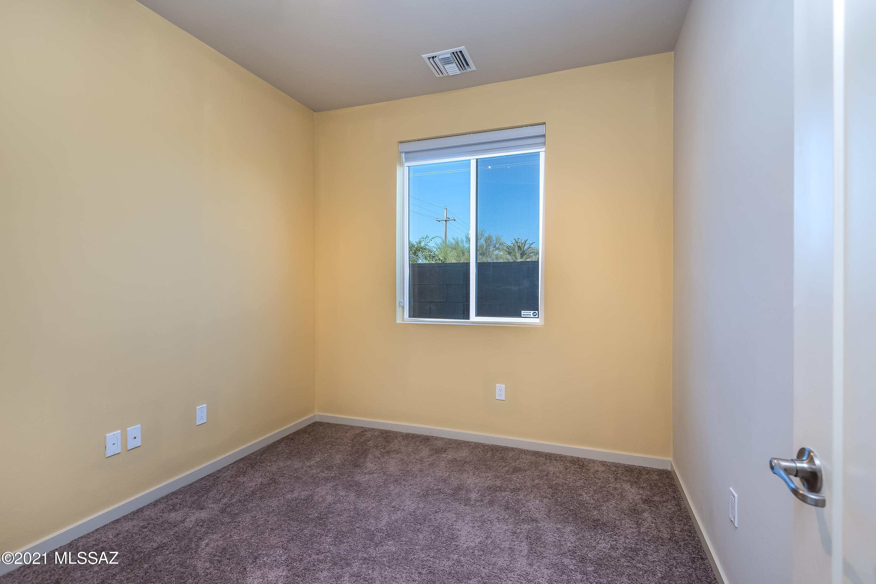 Elementary Place SQ20163230723 - Residential