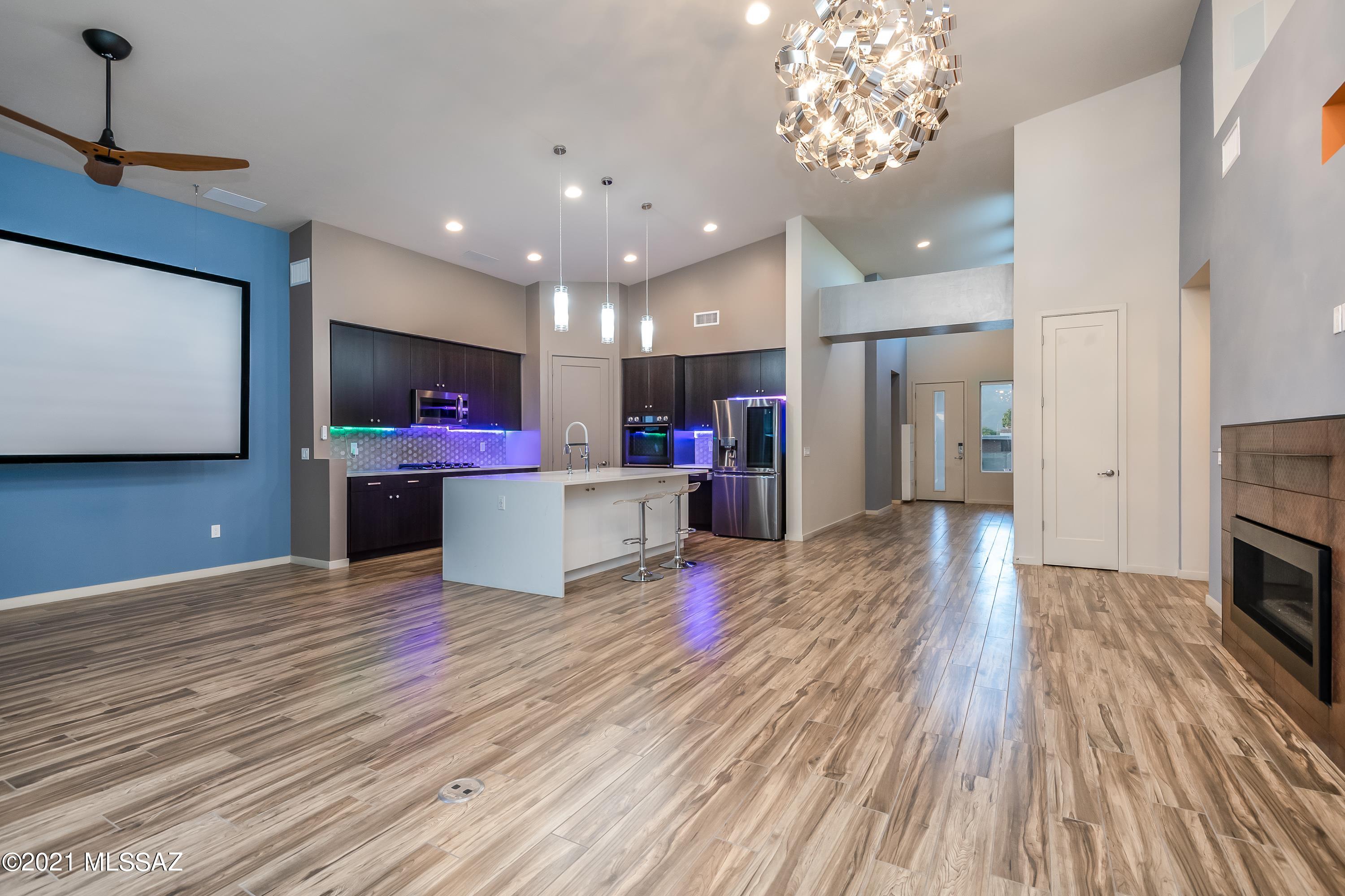 Elementary Place SQ20163230723 - Residential