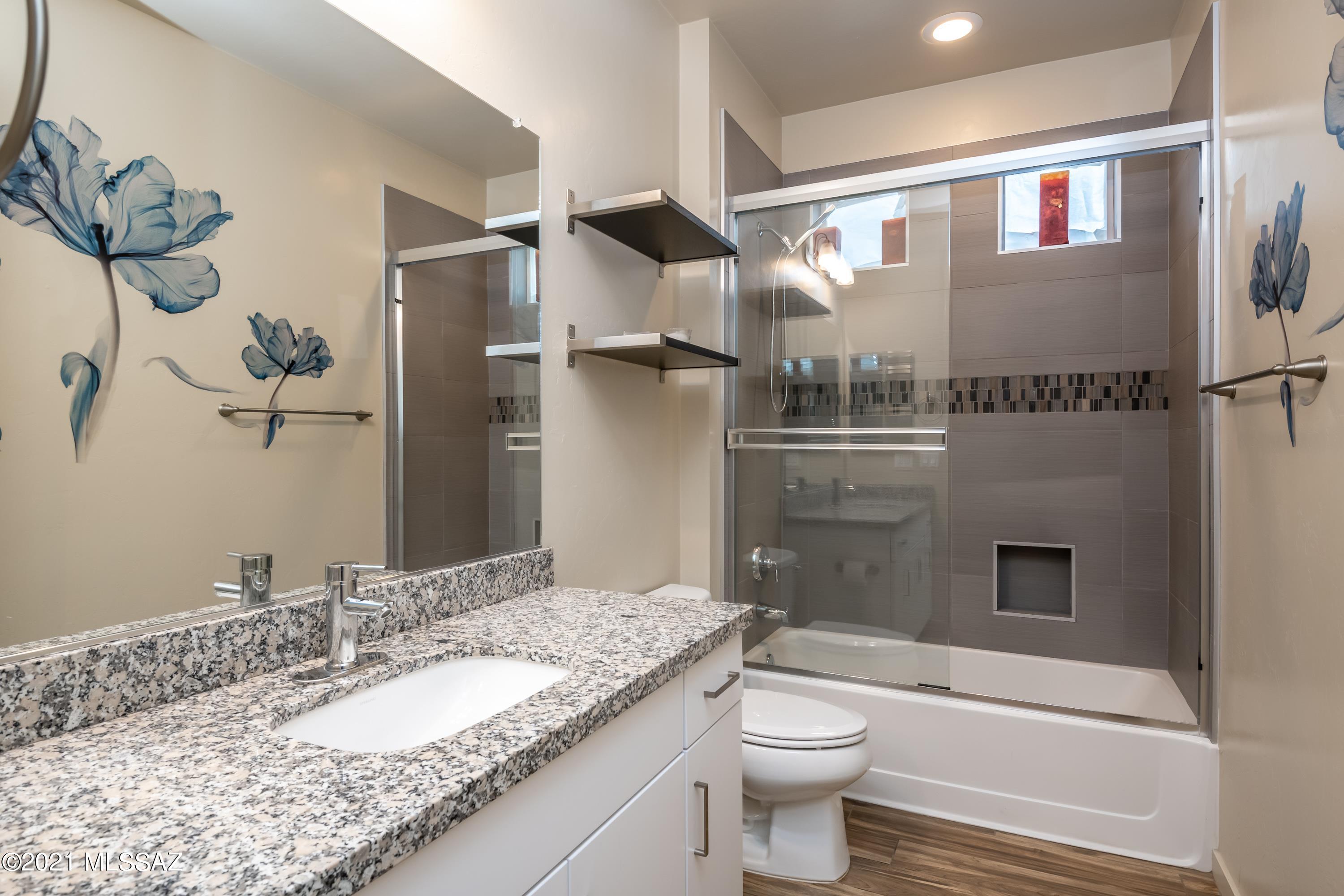 Elementary Place SQ20163230723 - Residential