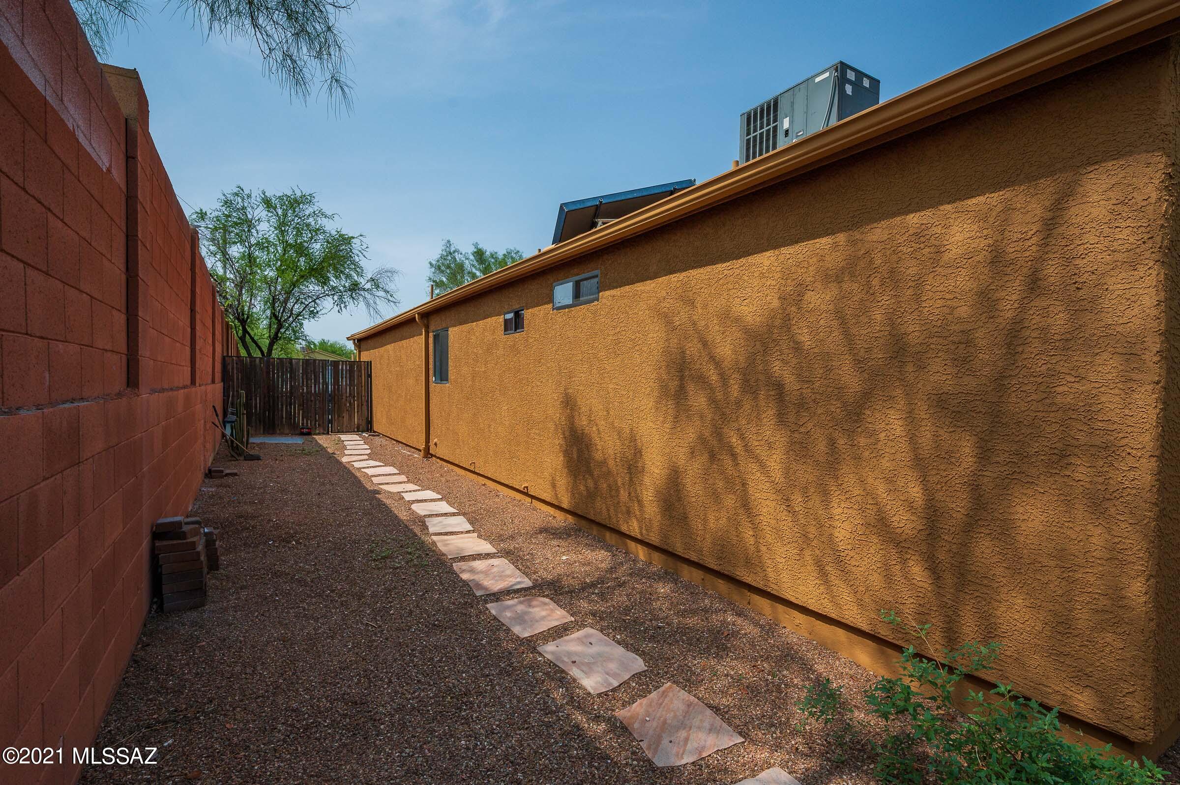 Pueblo Norte (1-21) - Residential