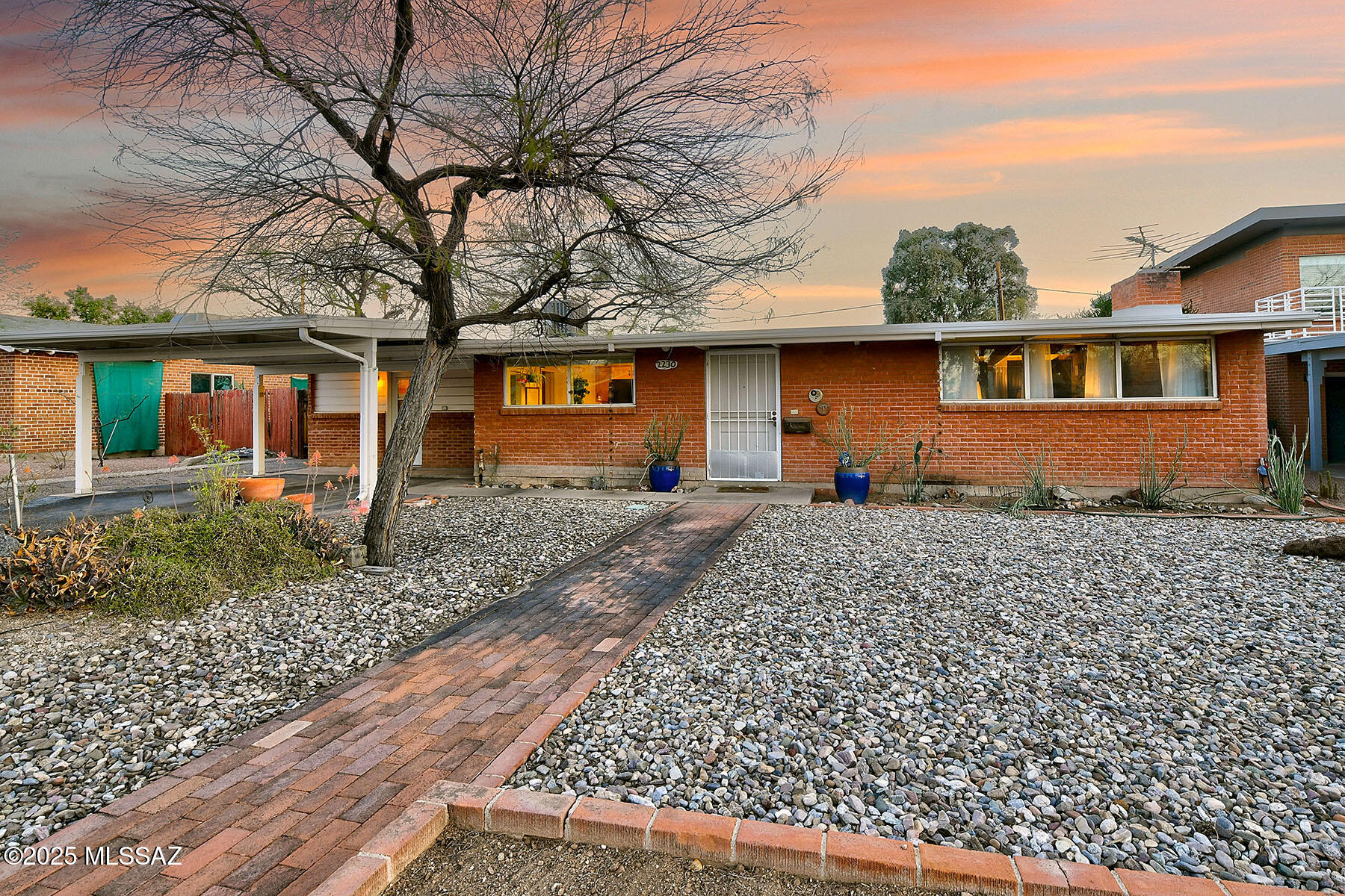 La Mirada - Residential