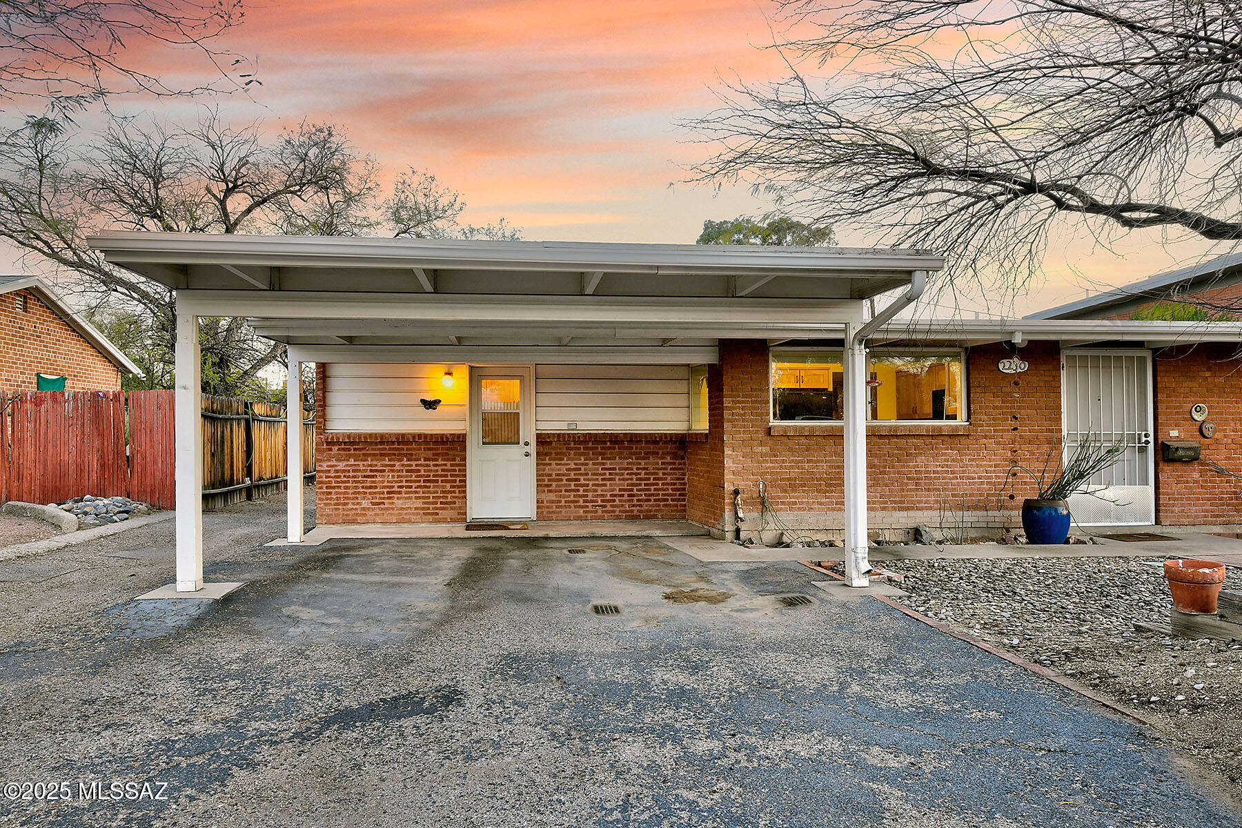 La Mirada - Residential