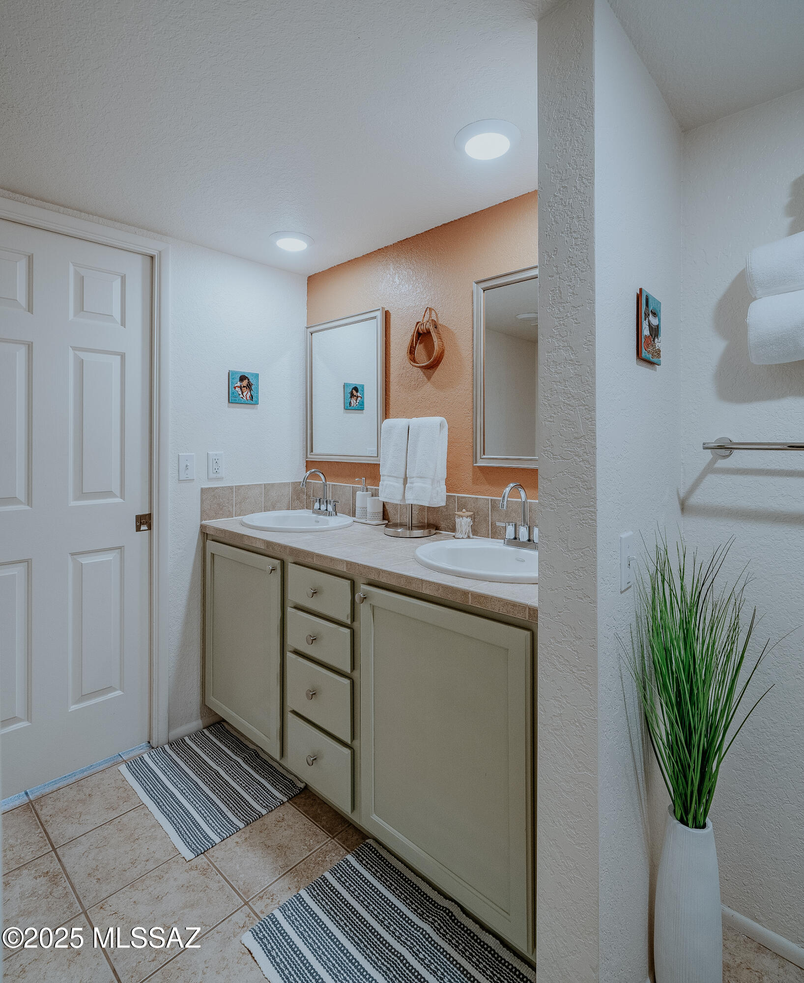 Ventana Vista Condominiums - Residential