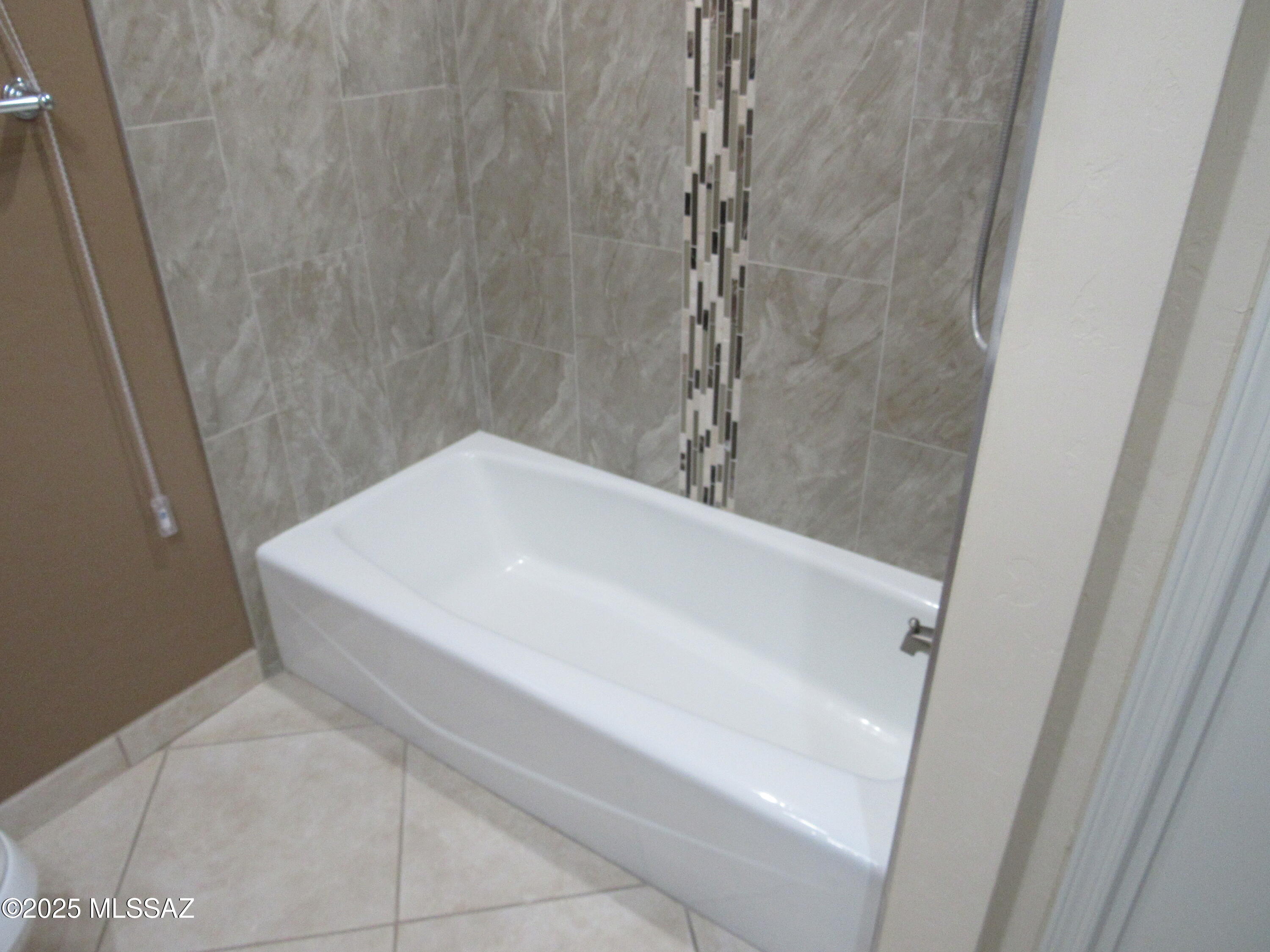 Casas Adobes Country Club Est. - Residential Lease