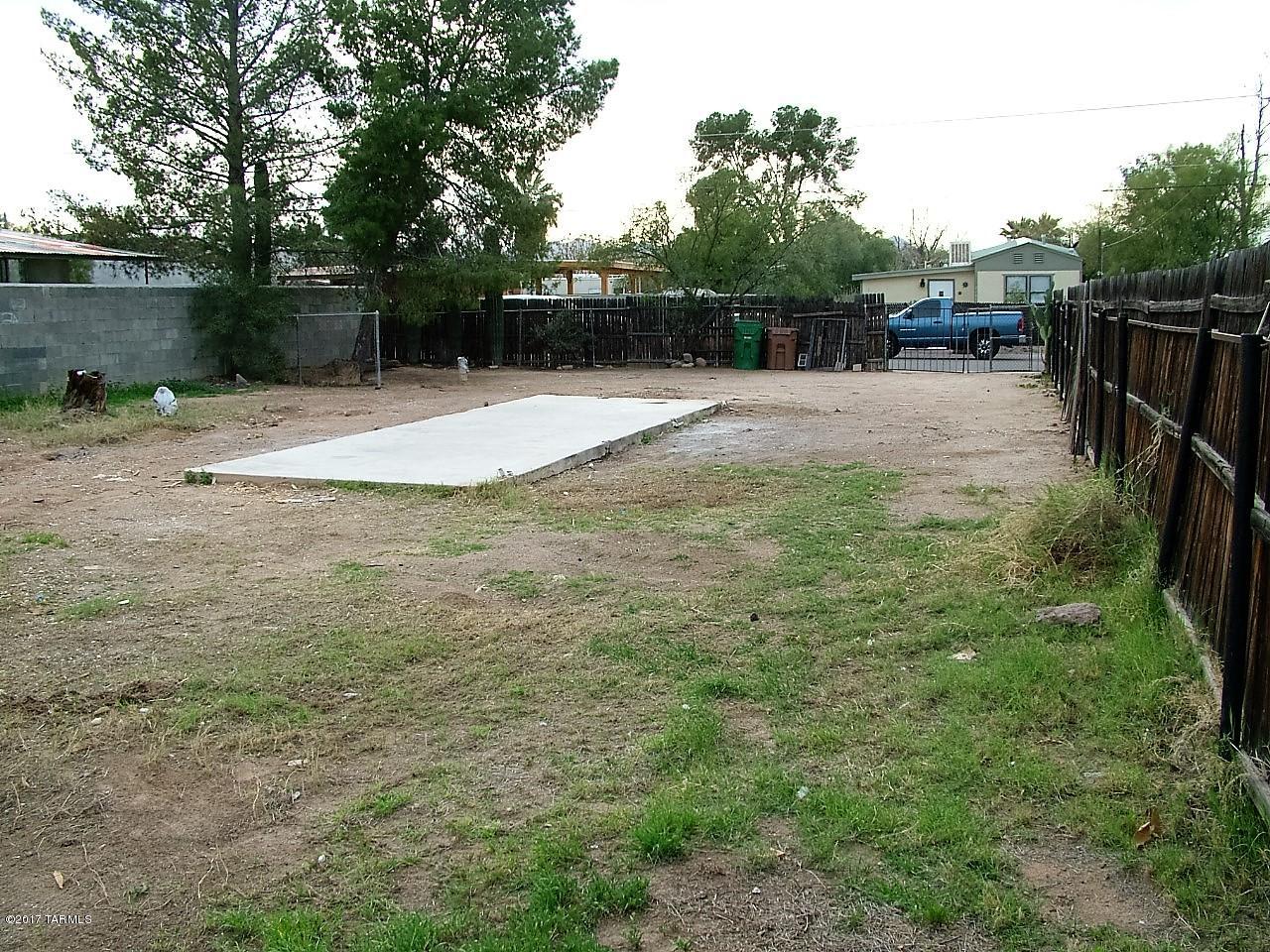 Perfect opportunity to move your own Mobil /Manufactured Home. Utility's already installed.
