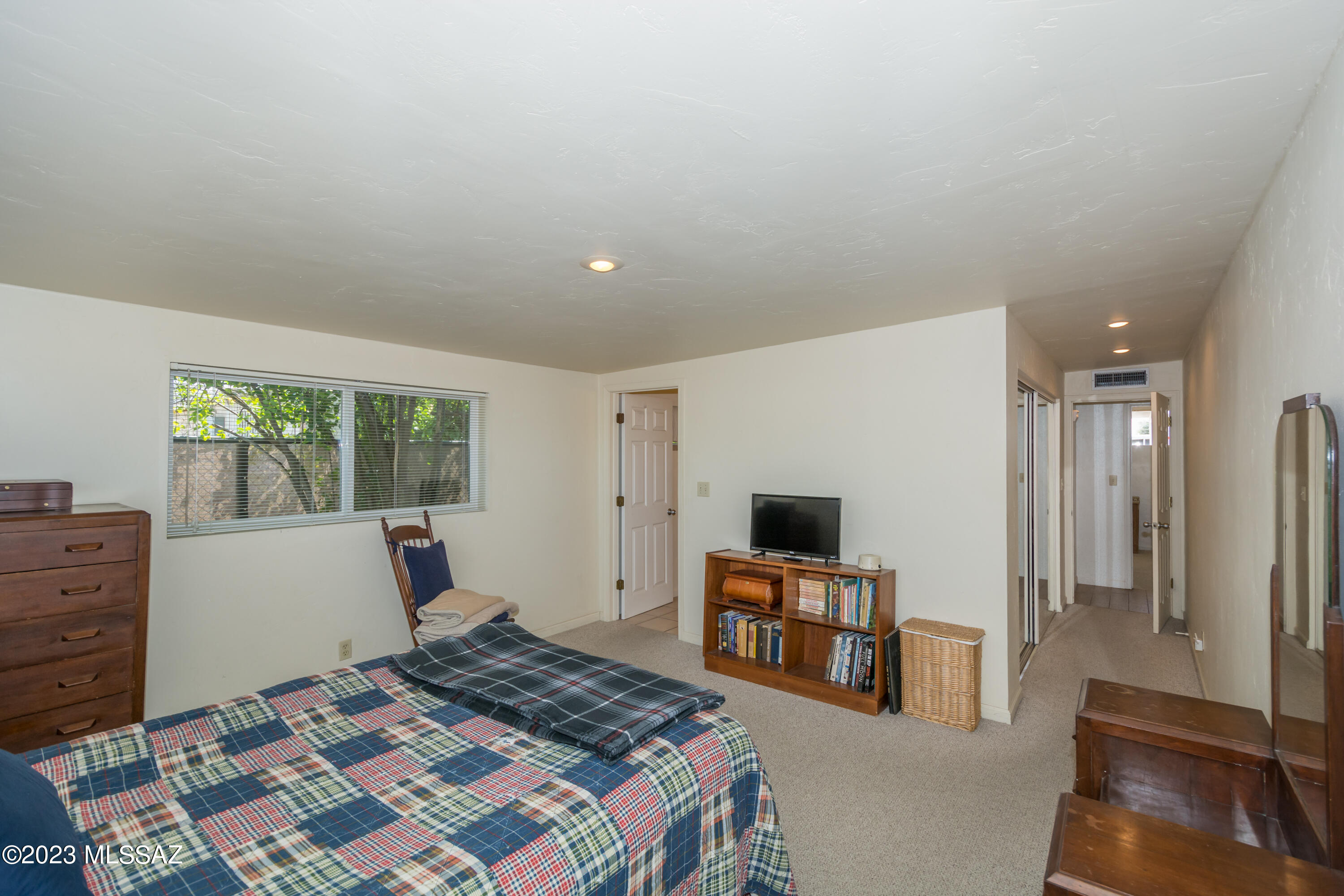Country Club Manor - Residential
