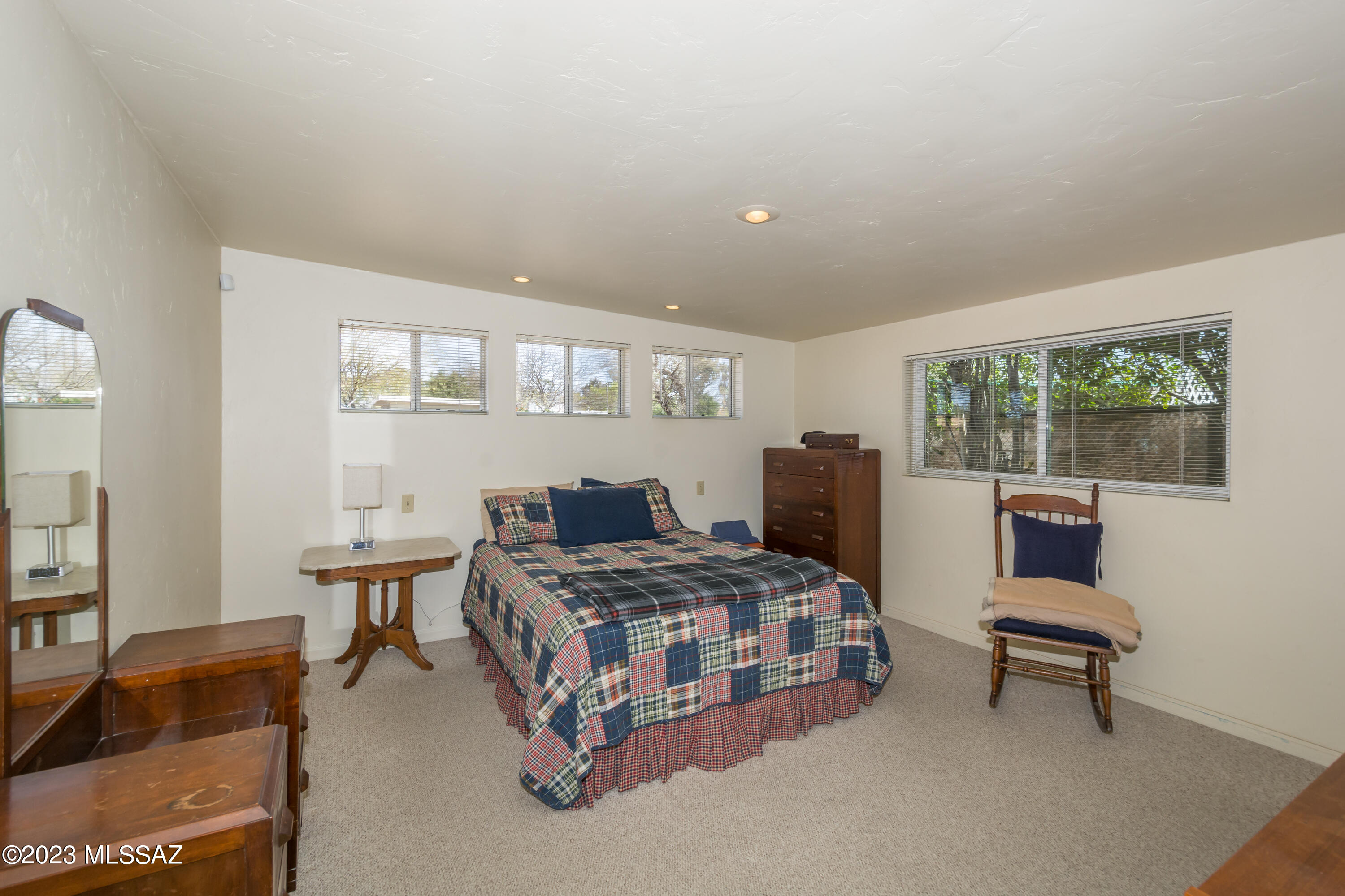Country Club Manor - Residential