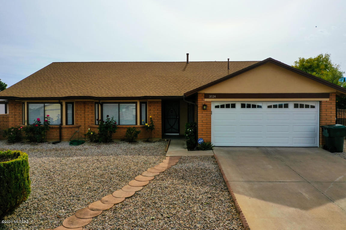 Click on the 3D Virtual Tour to see this GORGEOUS NEAT AS A PIN & IMMACULATE 3bd 2ba 1741sf home. Spacious formal living room
and dining room area w/ a bay window seat. Family room area flows into a functional breakfast bar kitchen featuring brand new granite counter tops, new
stainless steel appliances including a refrigerator, new plumbing and lighting fixtures. Large master bedroom w/ bay window seat. Master bath has dual sinks
and new granite counter, new walk in shower tile surround w/ glass block accent & a HUGE walk in closet. Hall bath also has new granite counters and dual
sinks. New garage door & opener. New interior doors throughout & freshly painted inside and out. EZ care LG back yard & patio to enjoy our amazing AZ year
round weather. MUST SEE ''MOVE IN READY''.