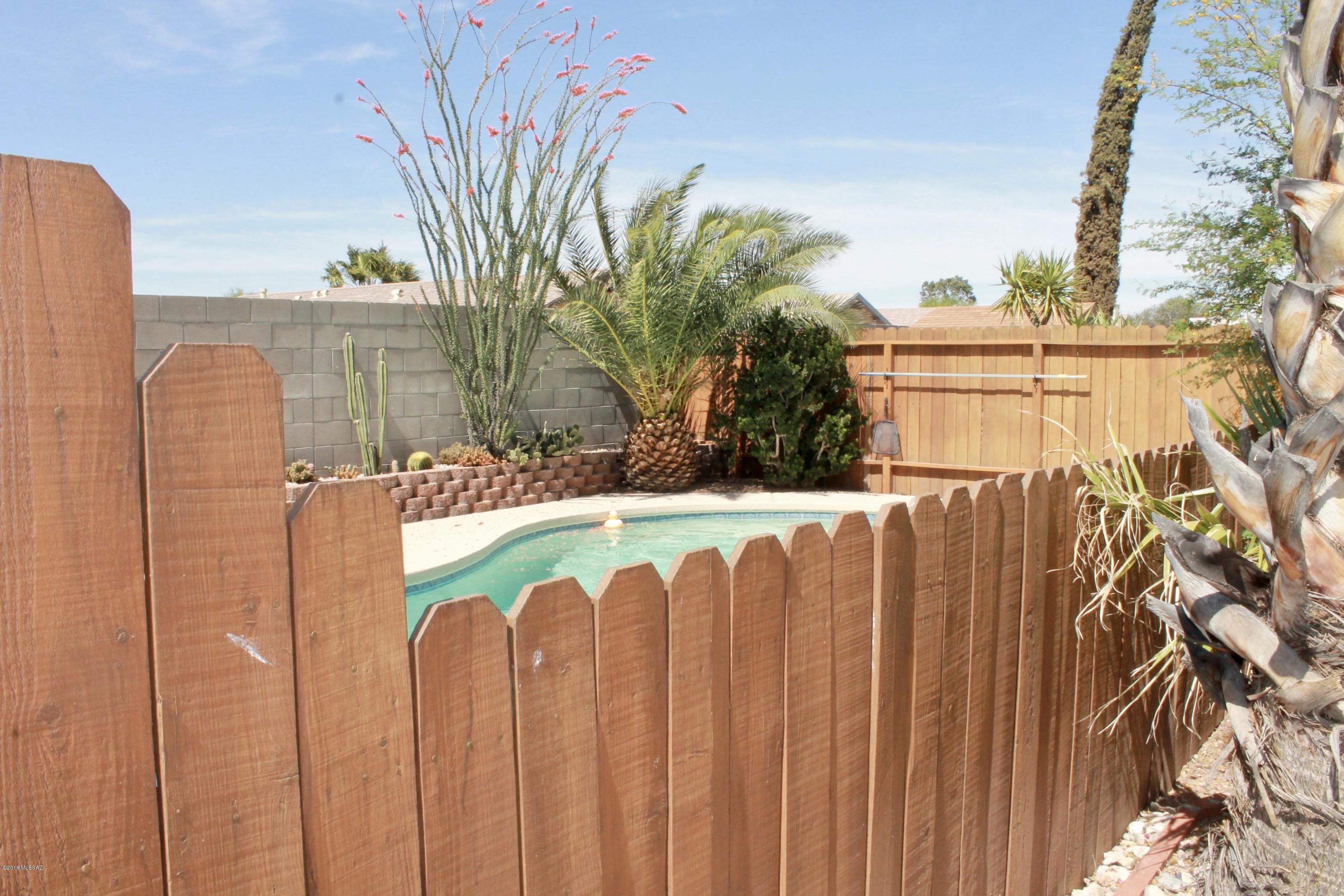 Elliott Homes At Rita Ranch (1-521) - Residential