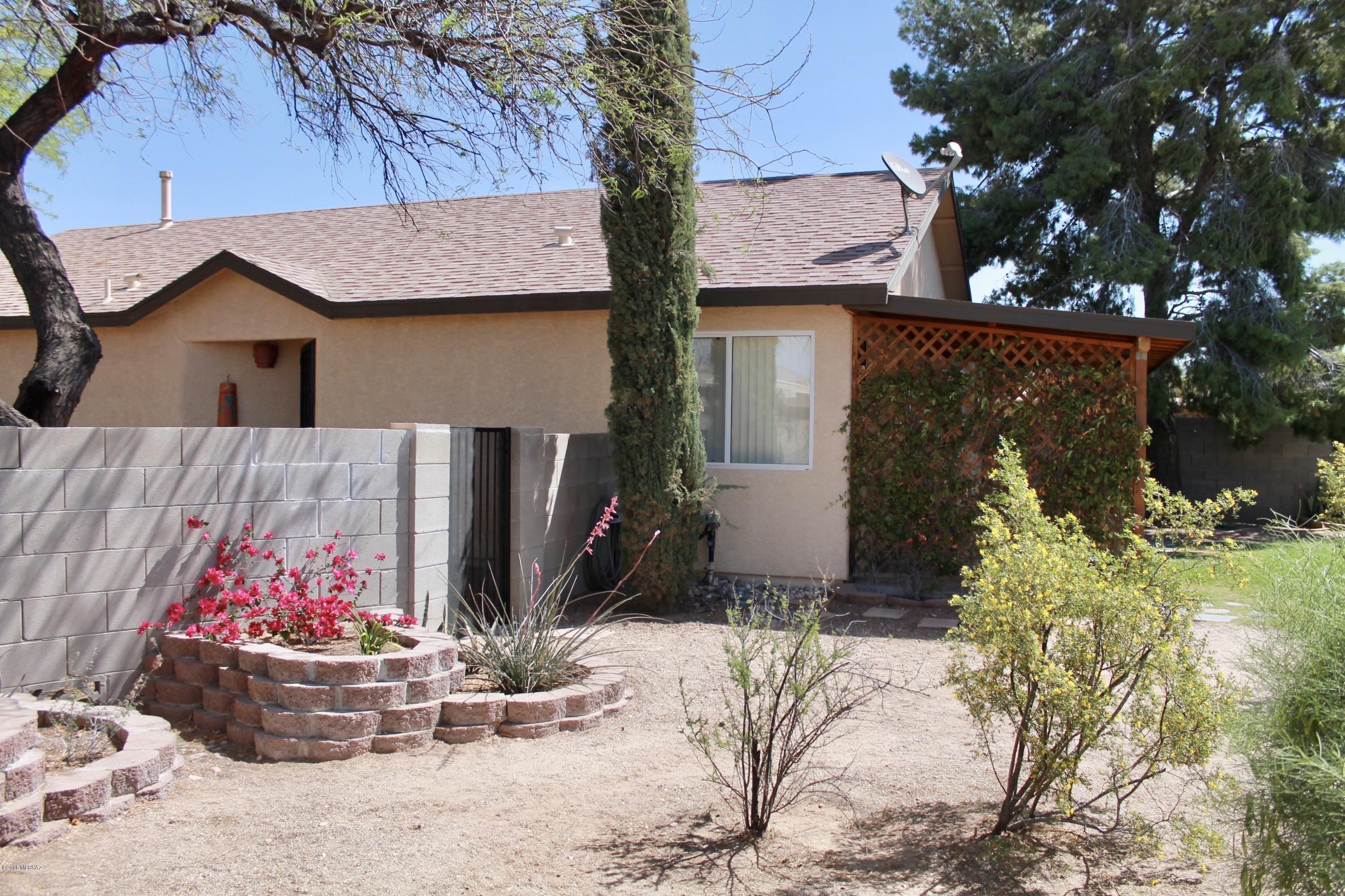 Elliott Homes At Rita Ranch (1-521) - Residential