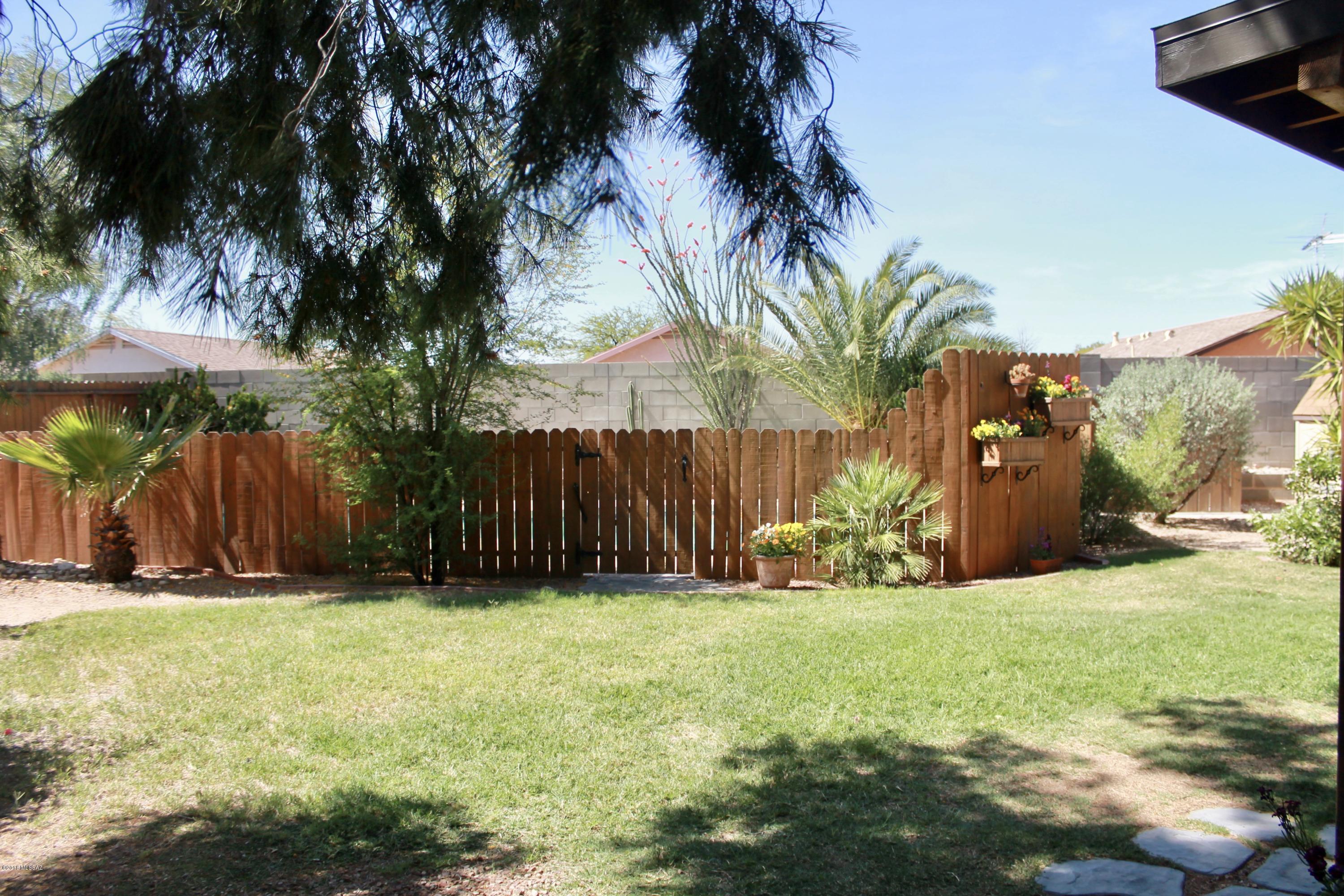 Elliott Homes At Rita Ranch (1-521) - Residential