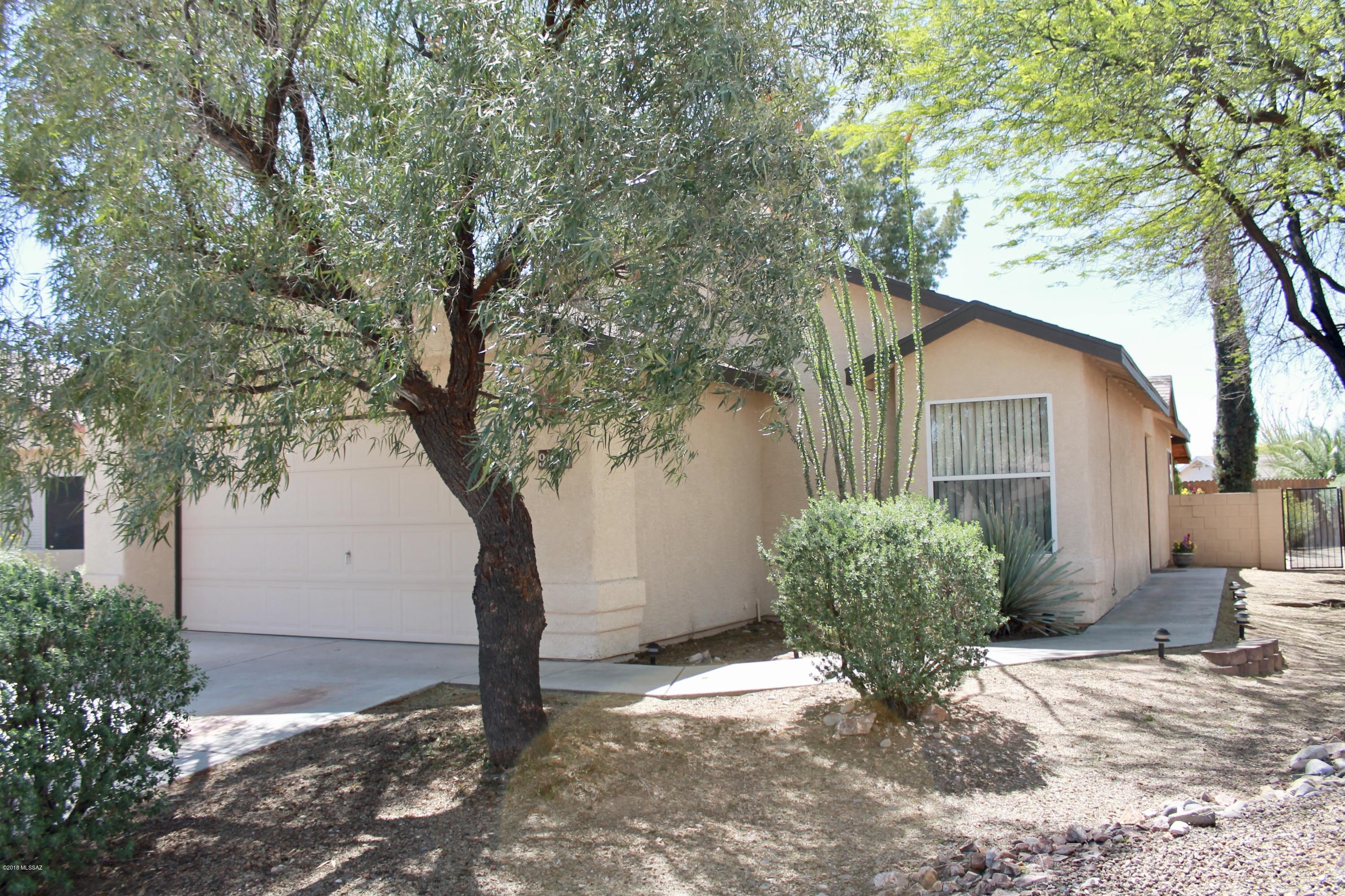 2 BR plus spacious den. Den could be converted easily to a bedroom. Great room floor plan. All appliances stay including water softener. AC is only 2 years old, water heater only 4 years old, washer and dryer only 2 years old. Large corner lot with beautiful pool that has been recently acid washed and has a new cool deck. Privacy fence surrounds pool. Original owners! No HOA! No Polybutylene!
Really charming!