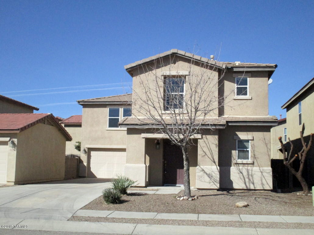 Riverhaven - 2 story home, 1855 sq. ft., 3 bedrooms and 2.5 bathrooms. Downstairs features living area, open kitchen and half bath with ceramic tile flooring. Large eat in kitchen features walk-in pantry, island with breakfast bar and all appliances (gas stove), no m/w. All bedrooms are located upstairs with a loft and carpeted. Split bedroom floor plan. Master bathroom features double sinks, separate walk in shower and garden tub. Hall bathroom features double sinks. Laundry room is upstairs with w/d included. Two car garage, covered patio and small back yard.