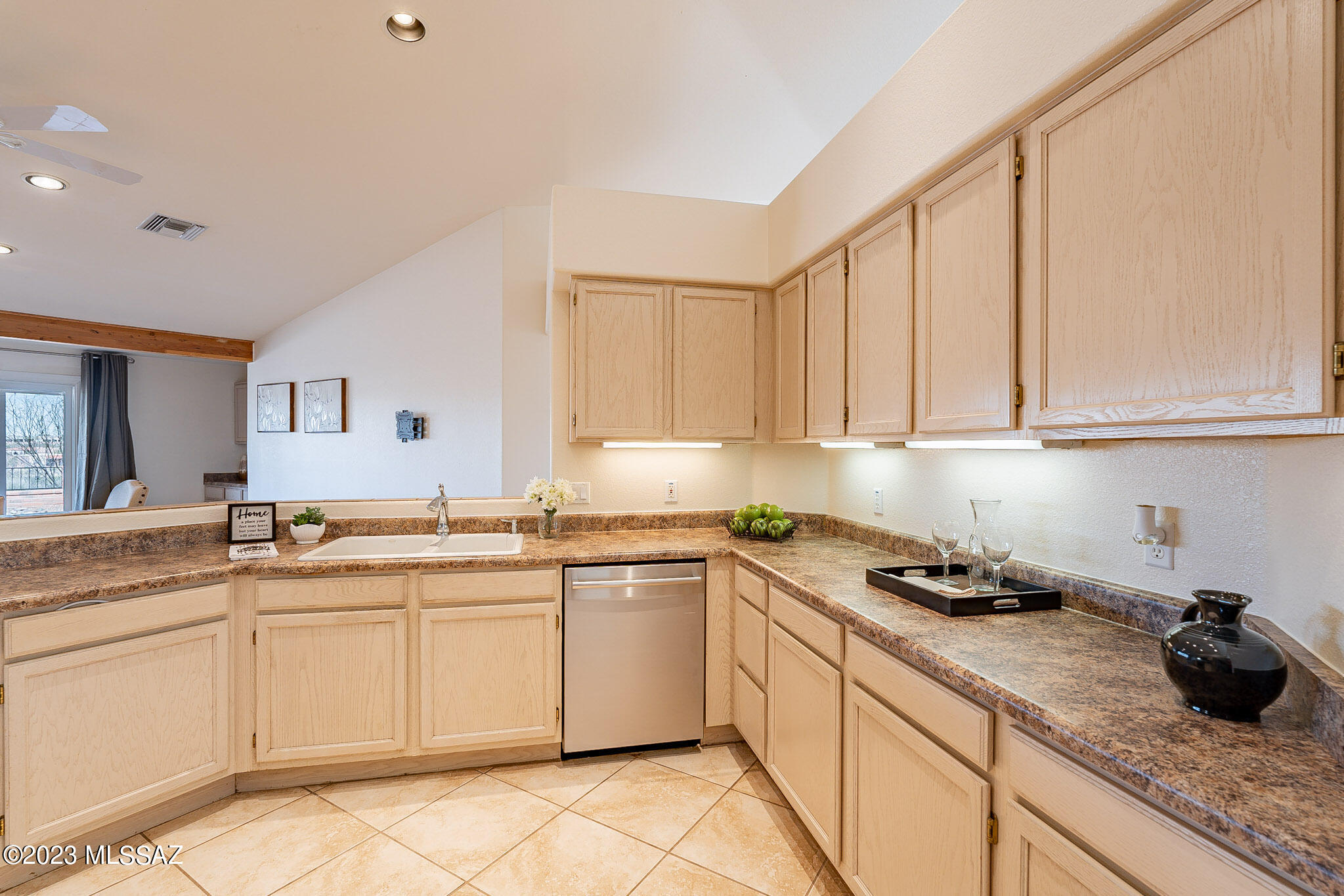 San Ignacio Vistas (101-113,224-228) - Residential