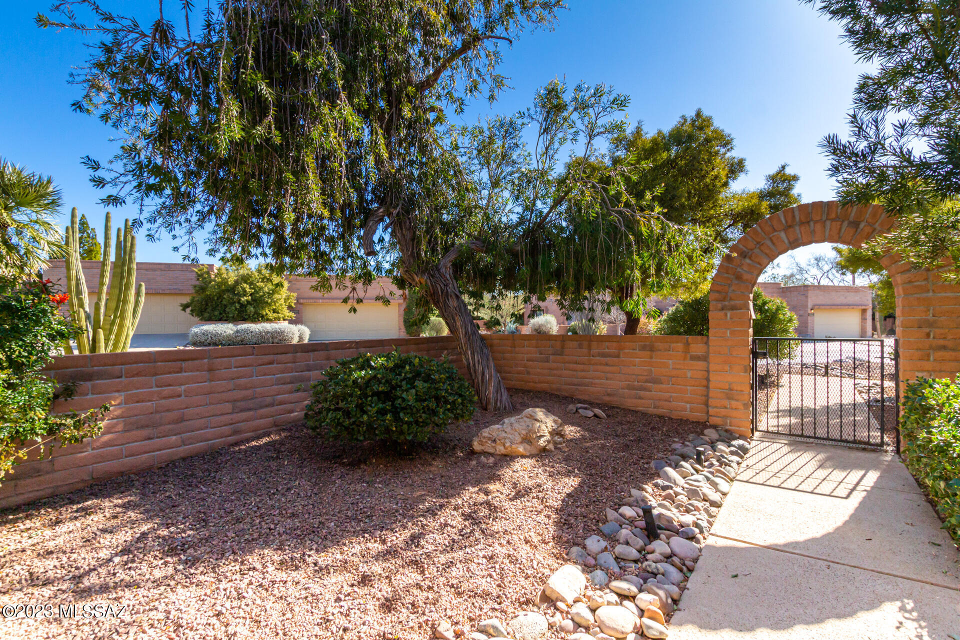La Cholla Hills(1-313) - Residential