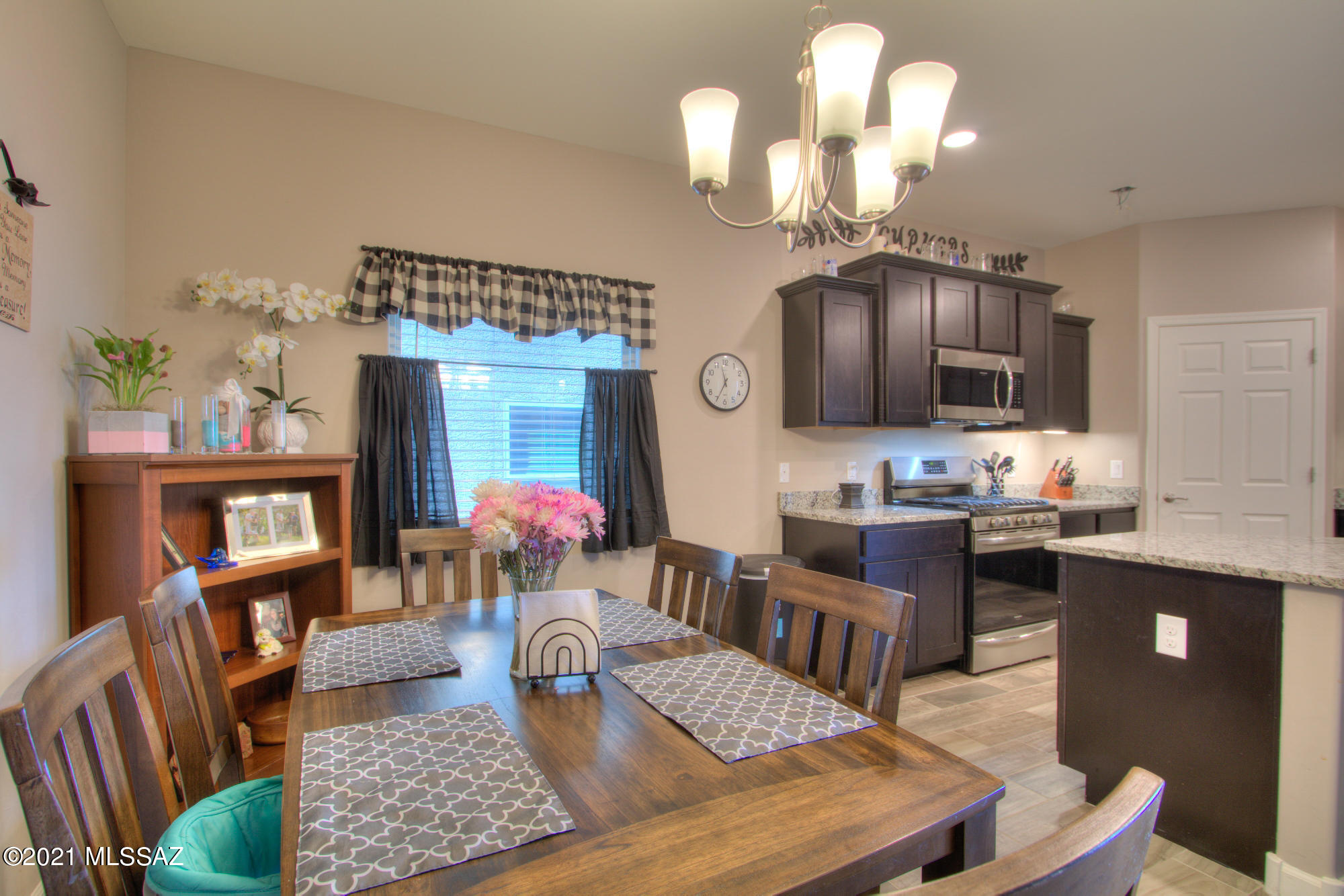 Vista Del Lago Norte SQ20140780198 - Residential