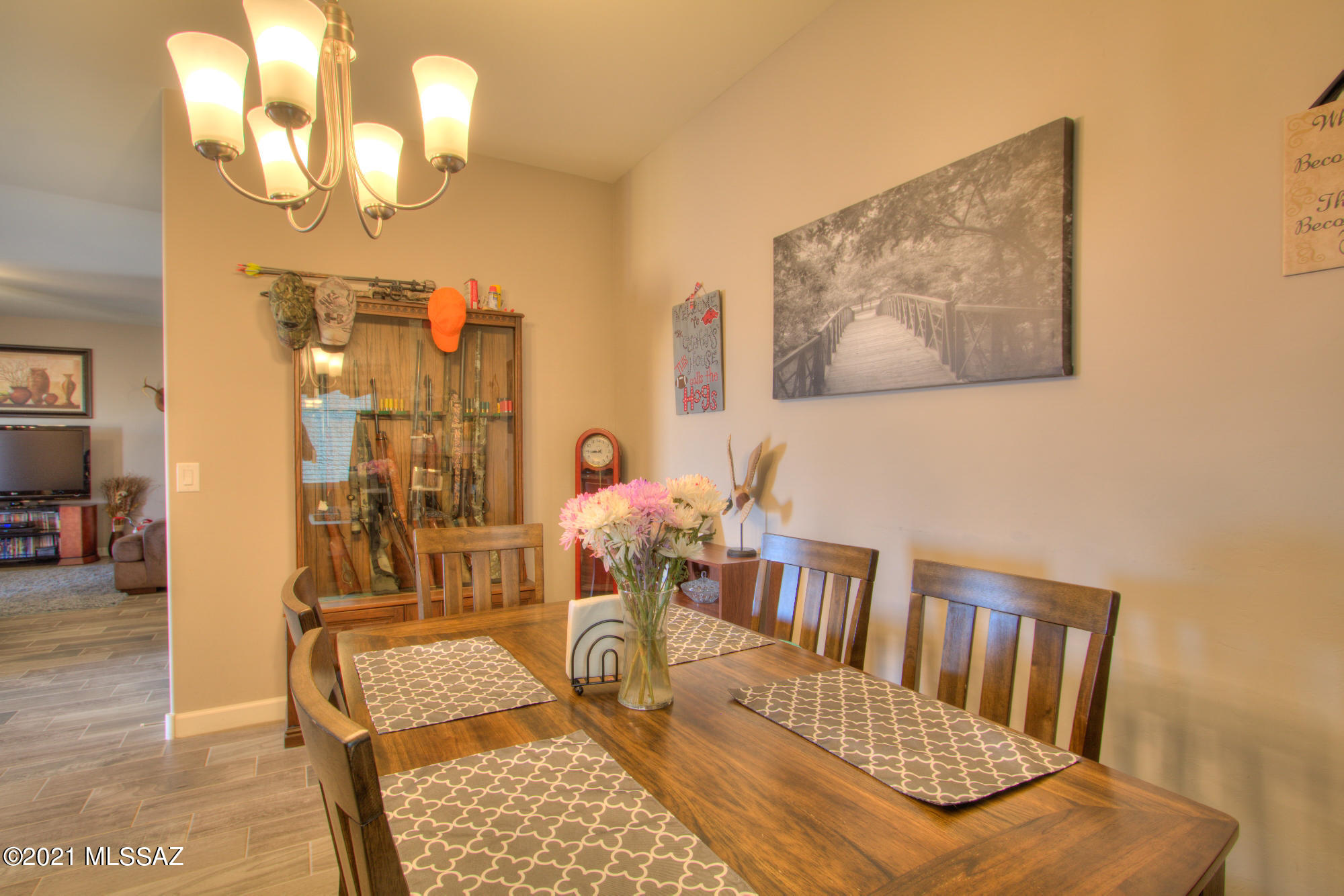 Vista Del Lago Norte SQ20140780198 - Residential