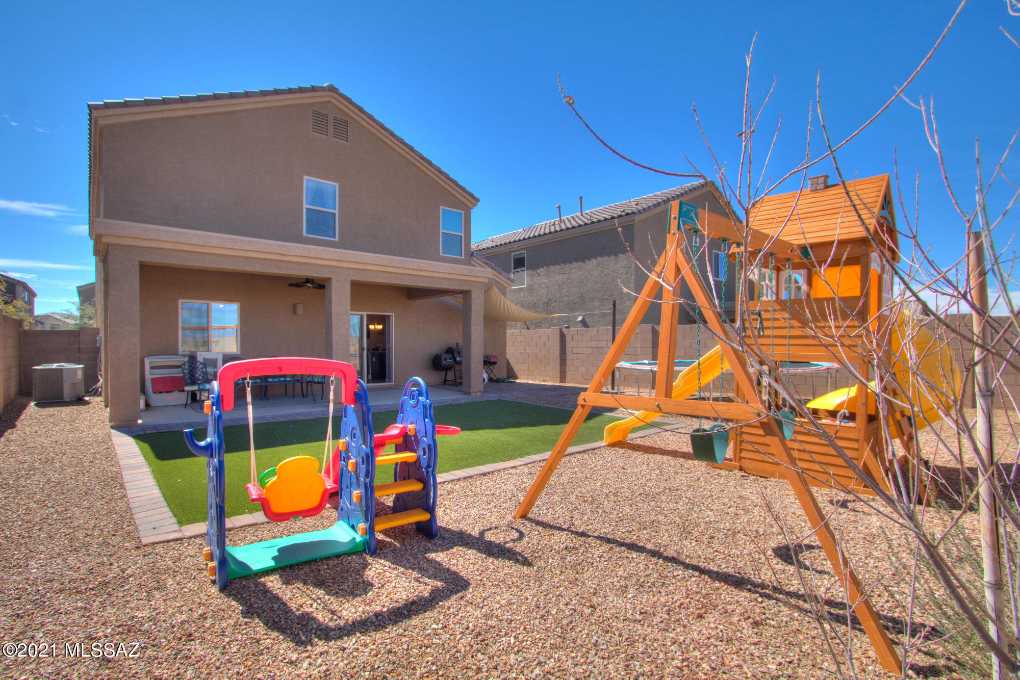 Vista Del Lago Norte SQ20140780198 - Residential
